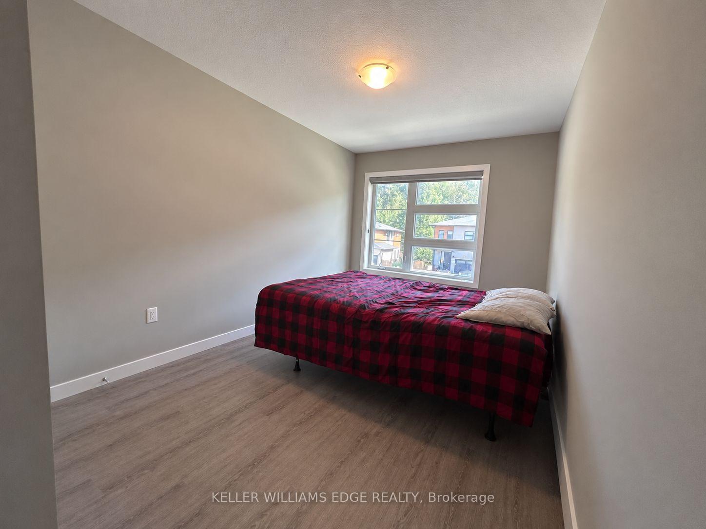 Photo 15 of 901 Robert Ferrie Drive, Kitchener, Doon South — HOMEH