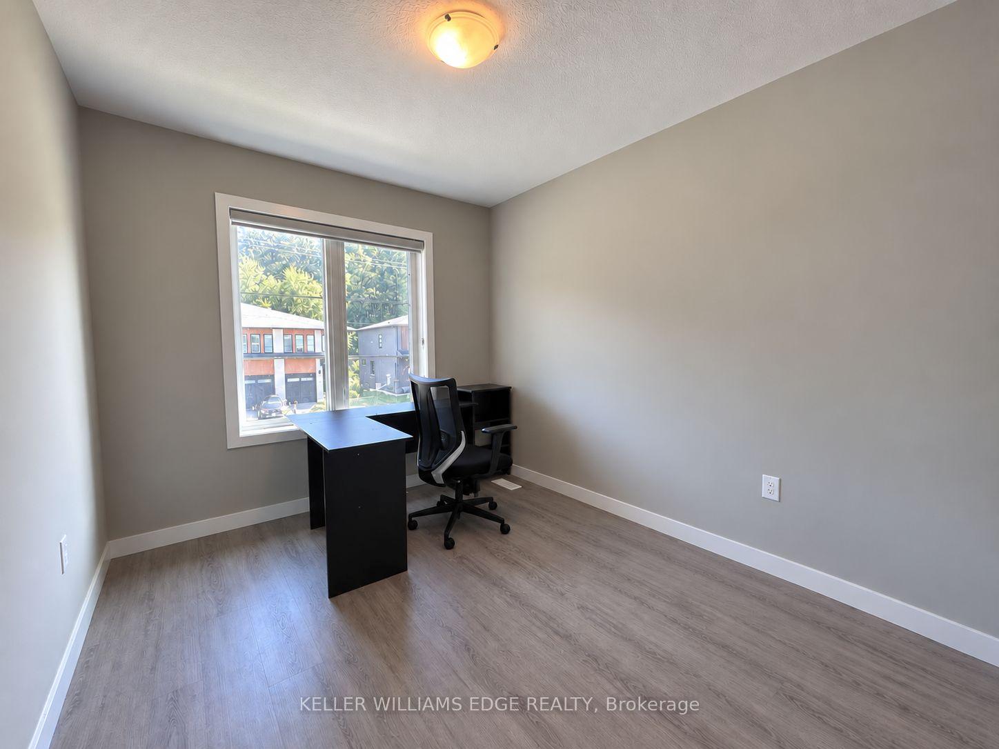 Photo 16 of 901 Robert Ferrie Drive, Kitchener, Doon South — HOMEH