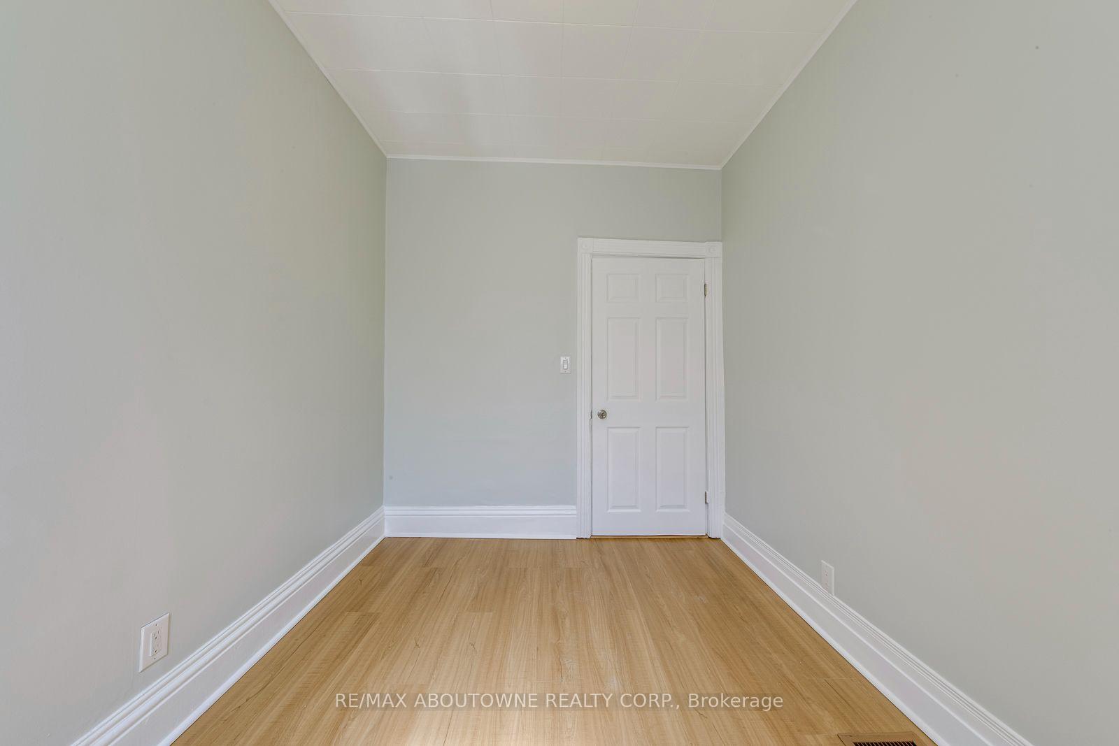 Photo 42 of 100 Grant Avenue, Hamilton, Stinson — HOMEH
