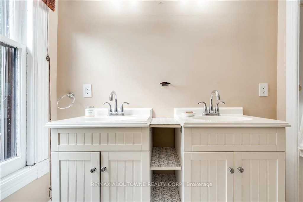 Photo 23 of 100 Grant Avenue, Hamilton, Stinson — HOMEH