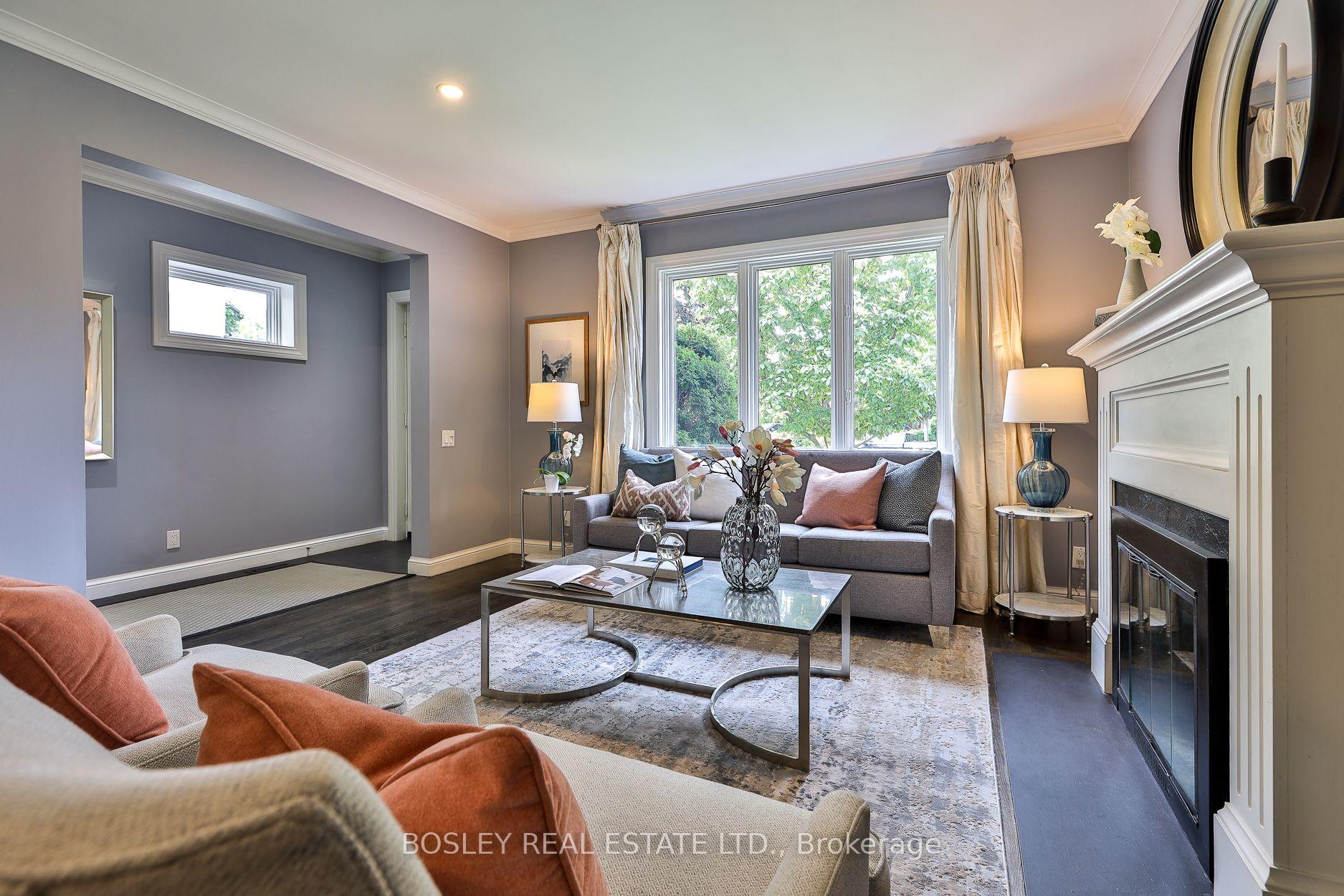 Photo 4 of 27 Cameron Crescent, Toronto, Leaside — HOMEH