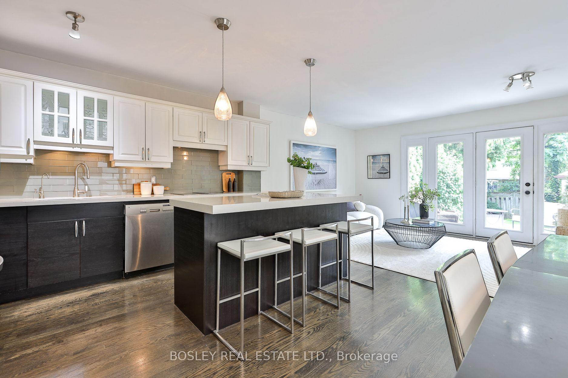 Photo 12 of 27 Cameron Crescent, Toronto, Leaside — HOMEH