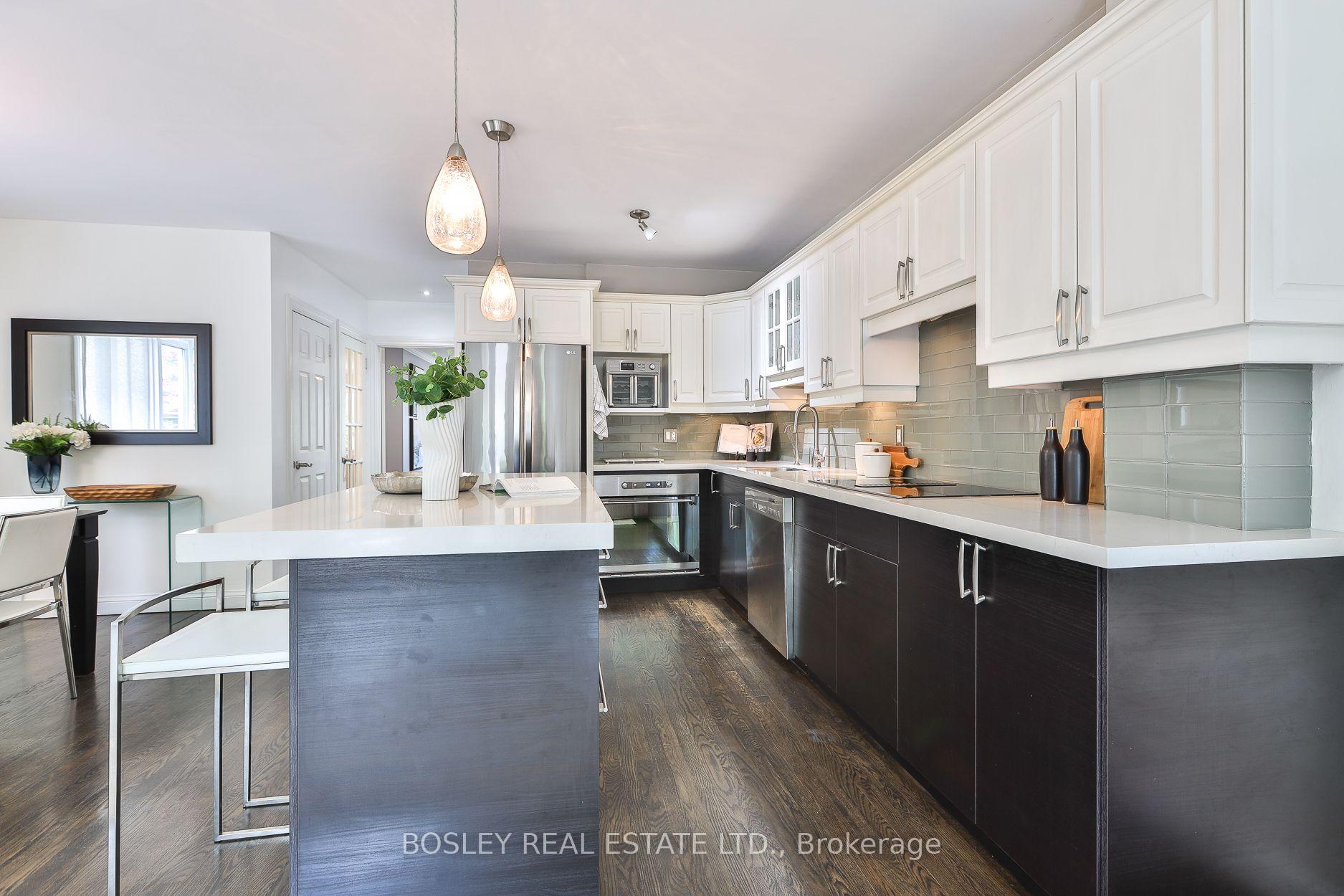 Photo 15 of 27 Cameron Crescent, Toronto, Leaside — HOMEH