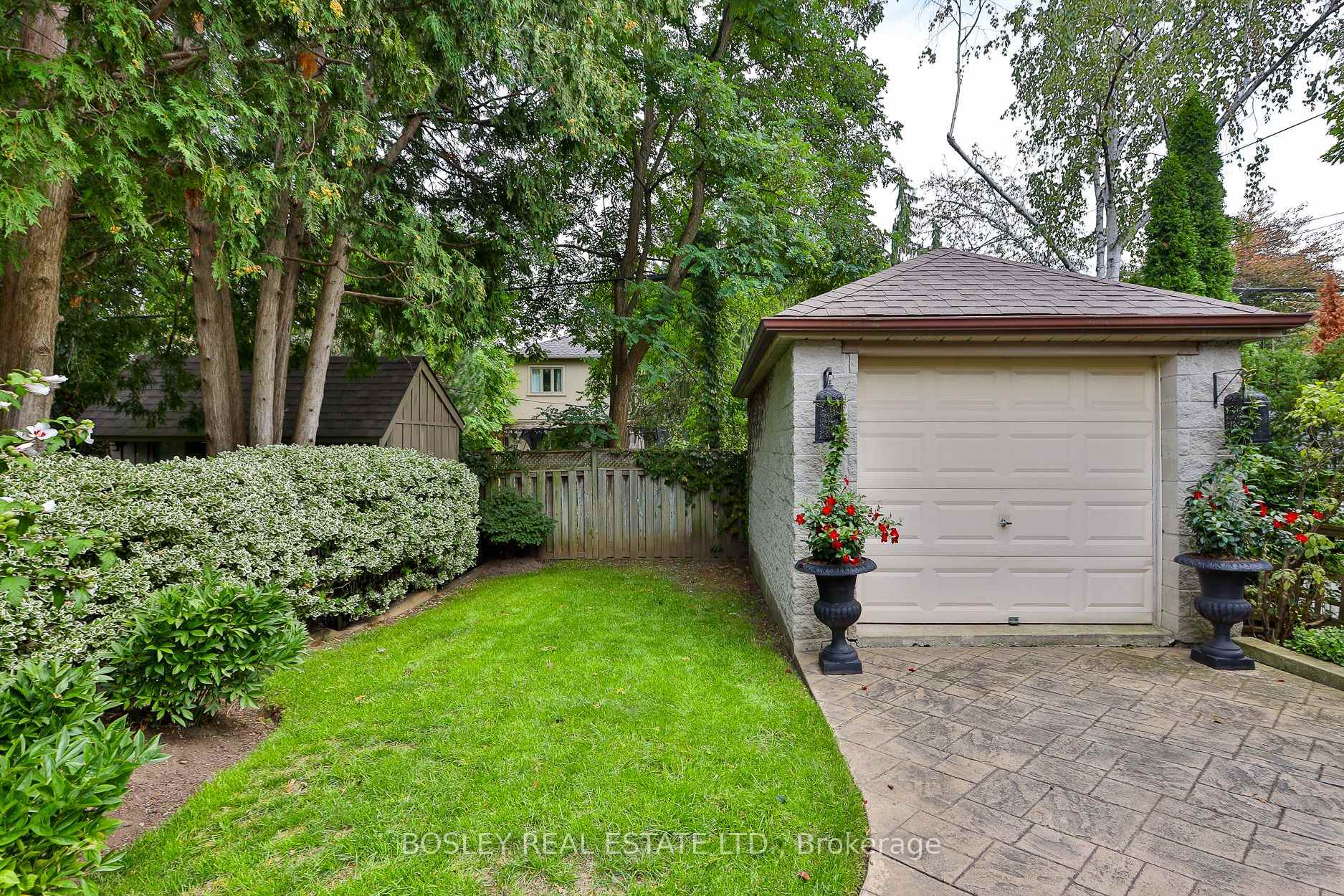 Photo 49 of 27 Cameron Crescent, Toronto, Leaside — HOMEH