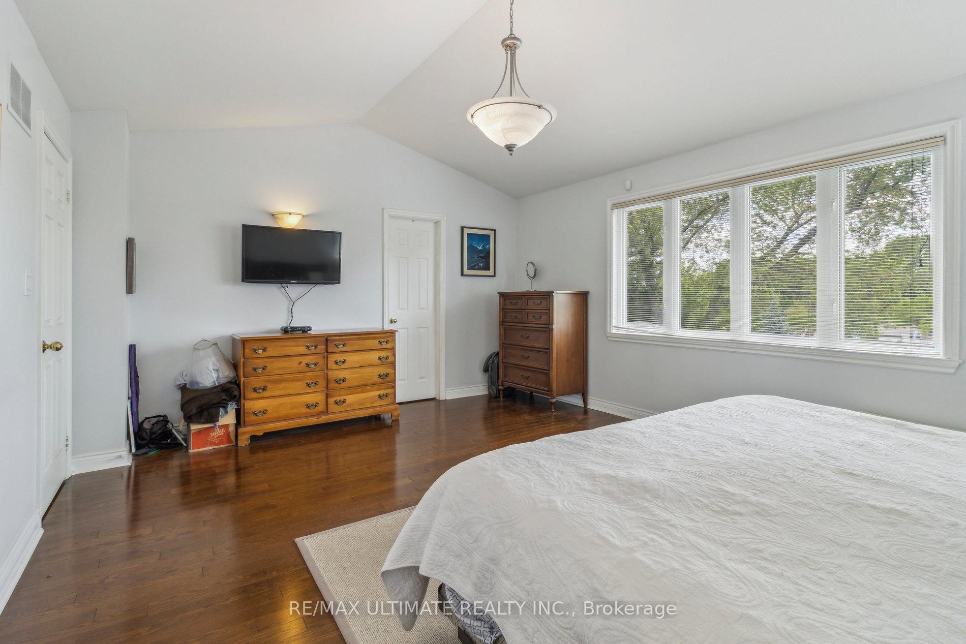 Photo 20 of 181 Bayview Heights Drive, Toronto, Leaside — HOMEH