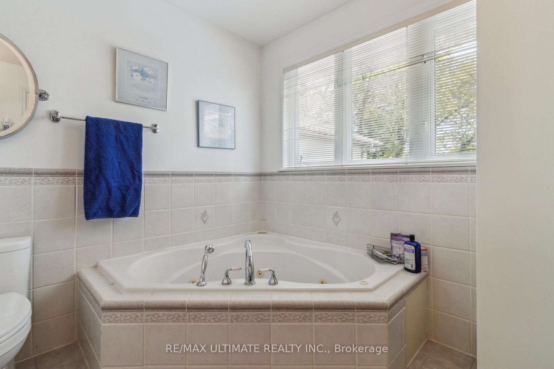 Photo 25 of 181 Bayview Heights Drive, Toronto, Leaside — HOMEH