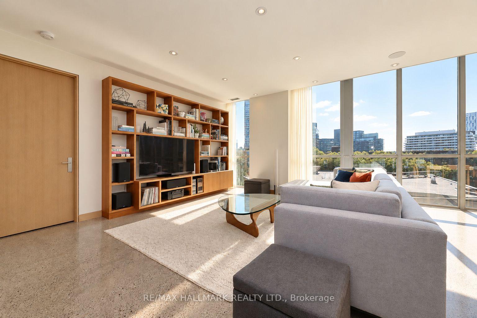 Photo 3 of Unit 402, 510 King Street E, Toronto, Moss Park — HOMEH
