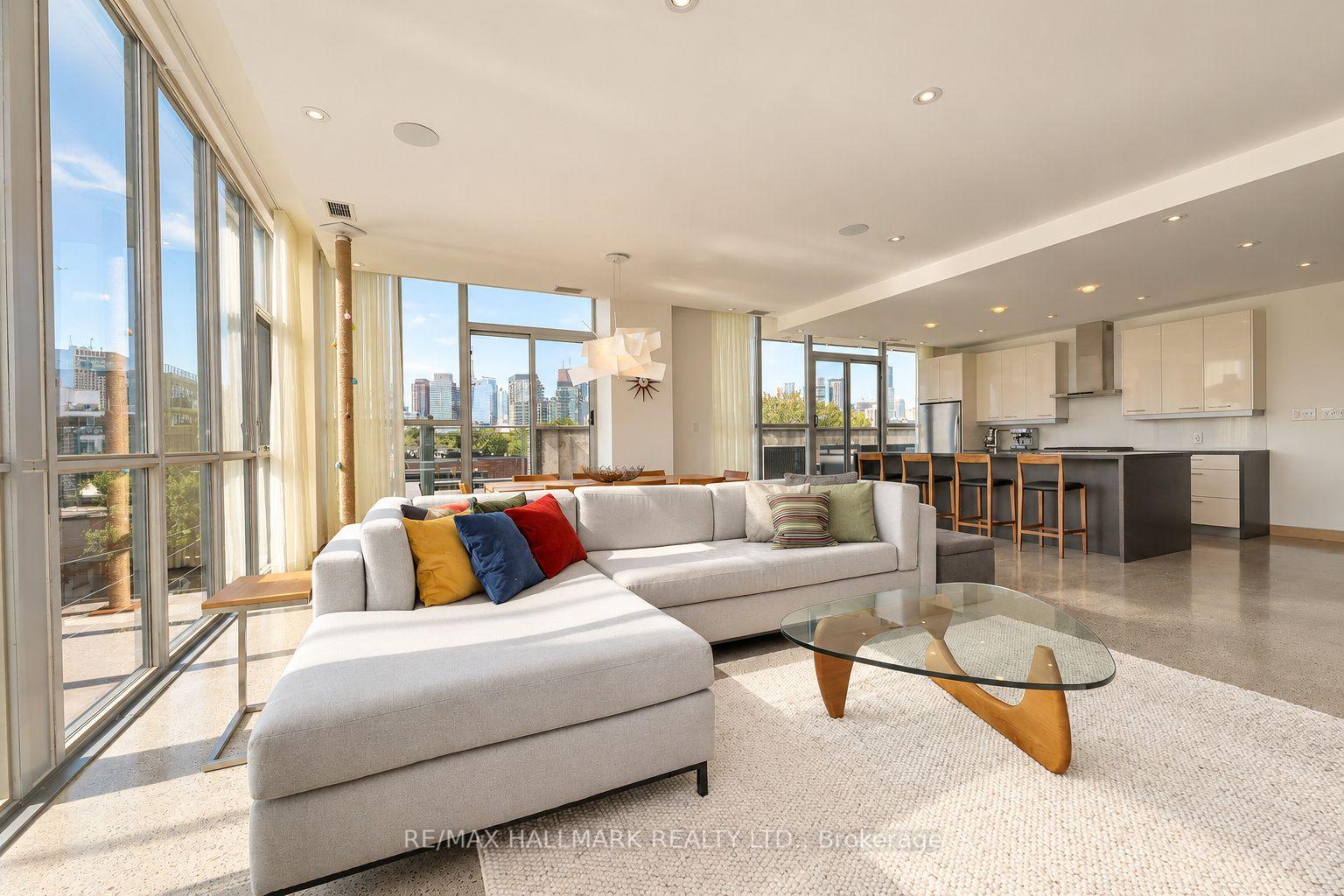Photo 5 of Unit 402, 510 King Street E, Toronto, Moss Park — HOMEH