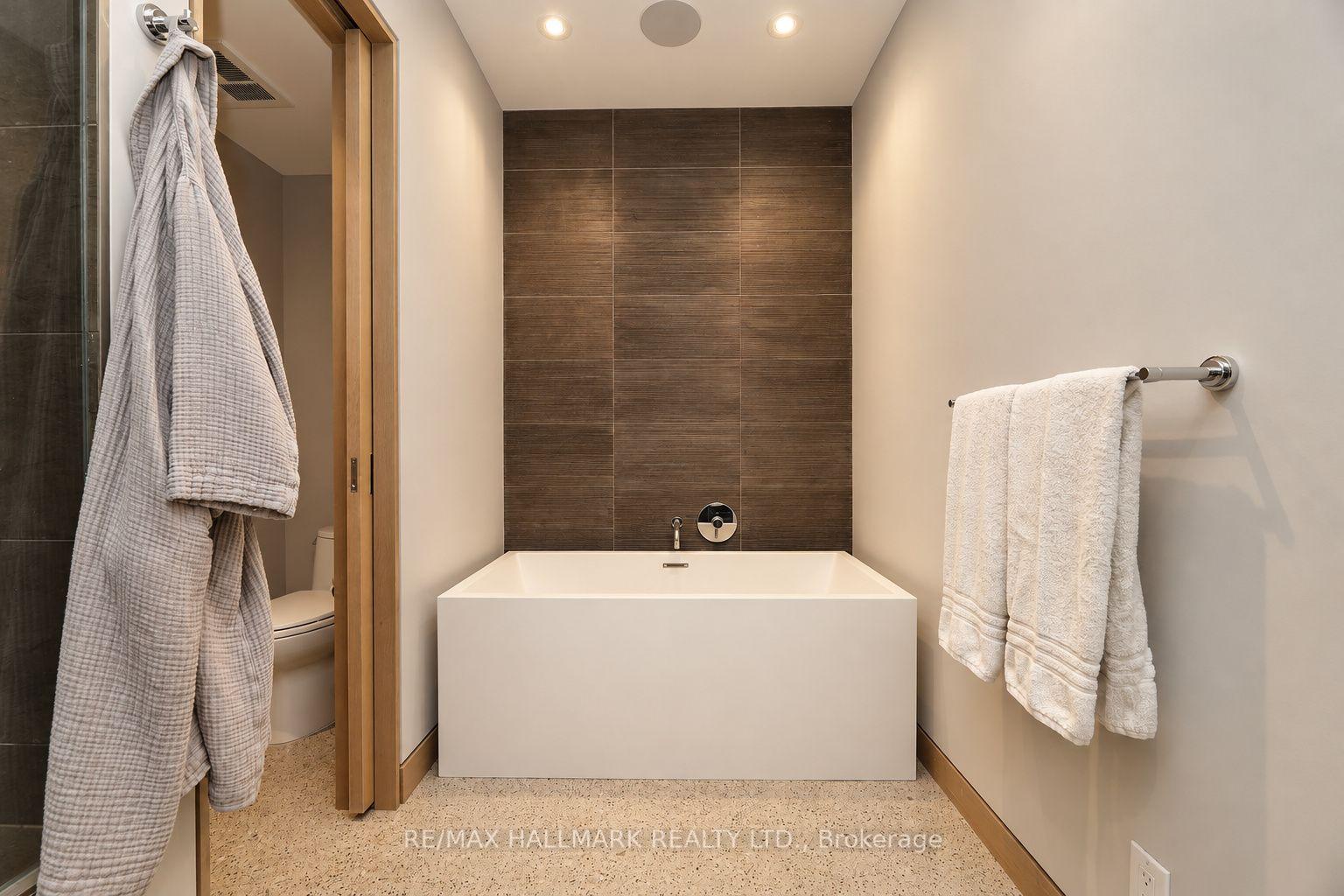 Photo 22 of Unit 402, 510 King Street E, Toronto, Moss Park — HOMEH