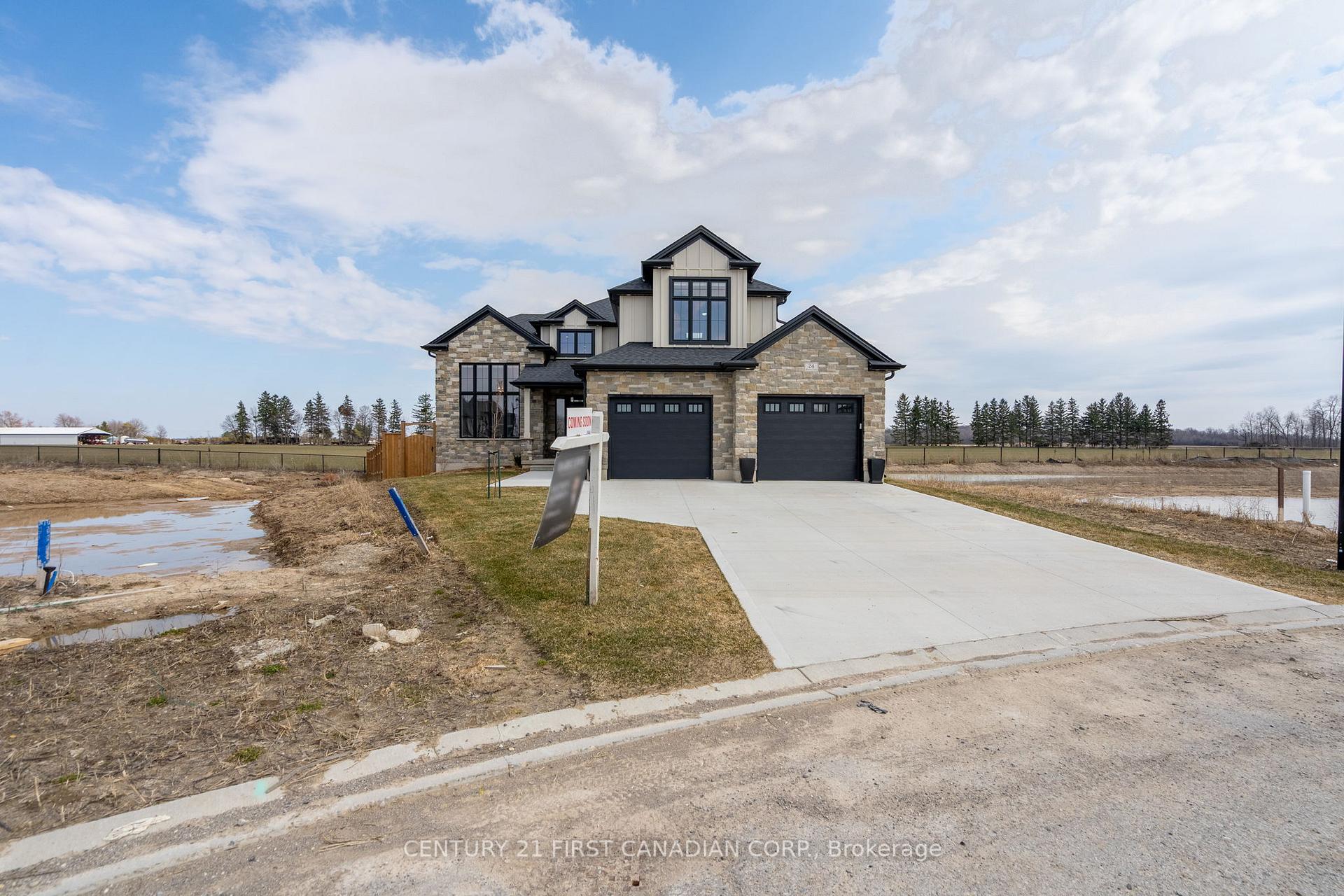 Photo 3 of 24 Postma Crescent, North Middlesex, Ailsa Craig — HOMEH