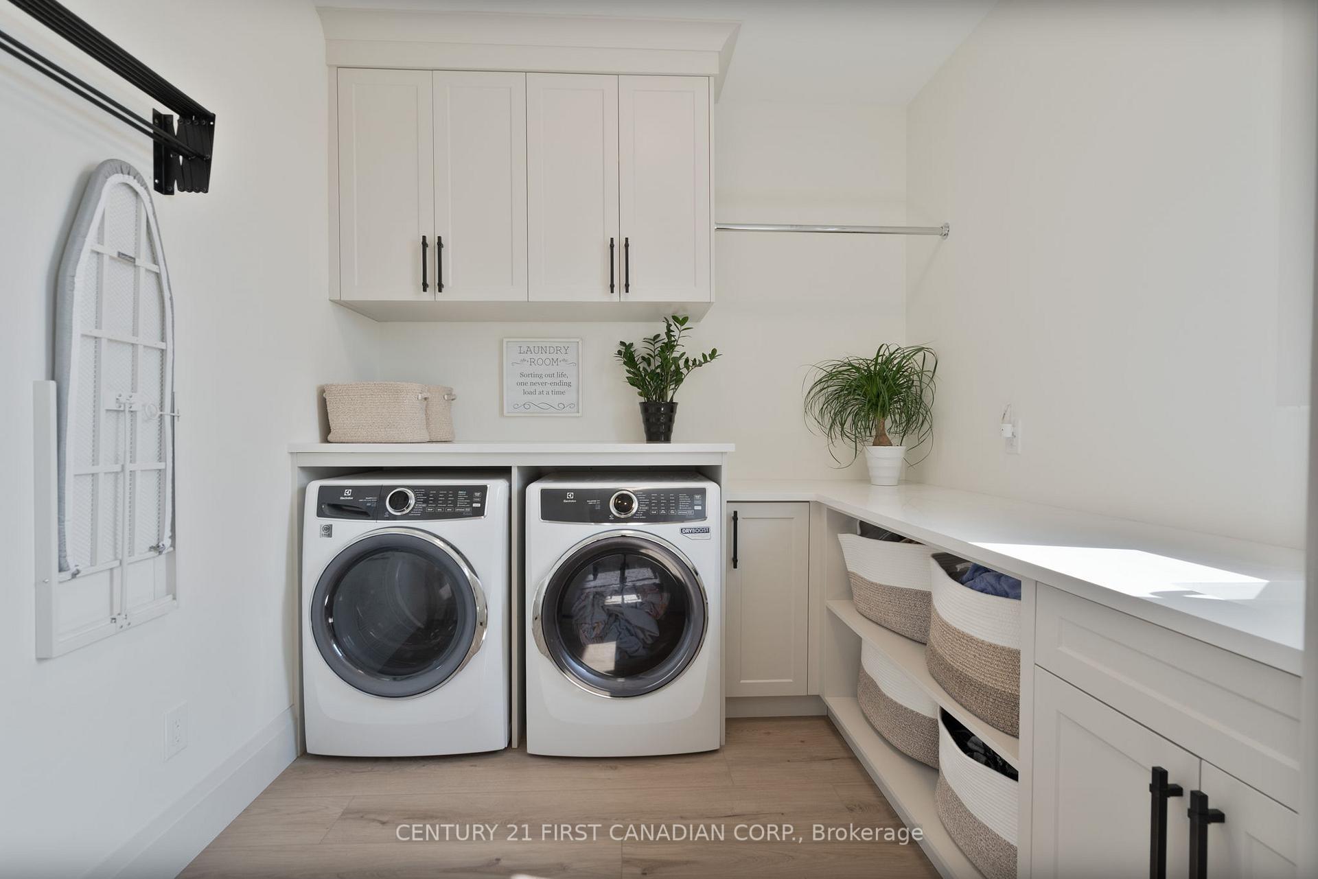 Photo 8 of 24 Postma Crescent, North Middlesex, Ailsa Craig — HOMEH