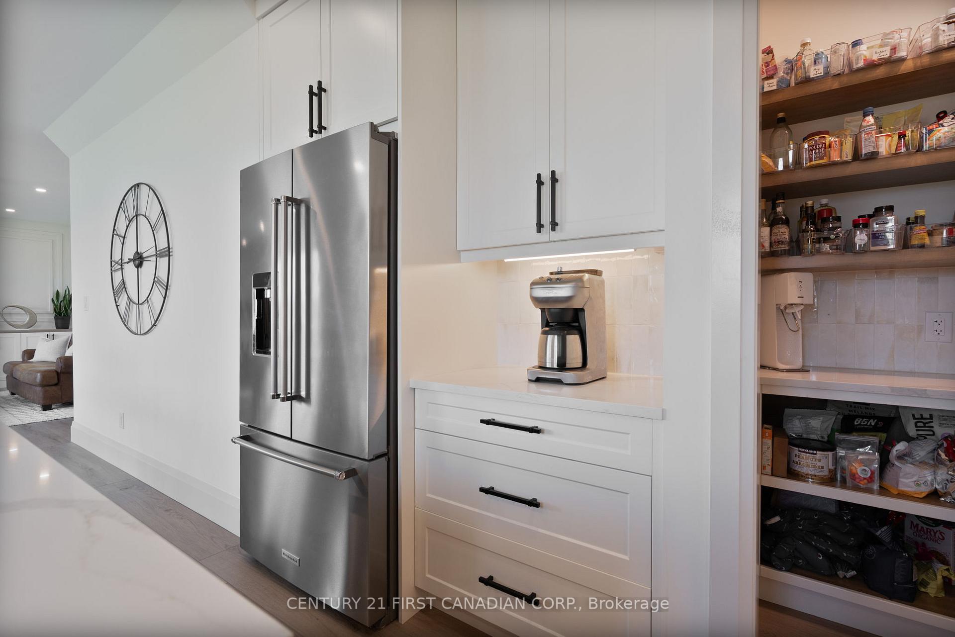 Photo 15 of 24 Postma Crescent, North Middlesex, Ailsa Craig — HOMEH