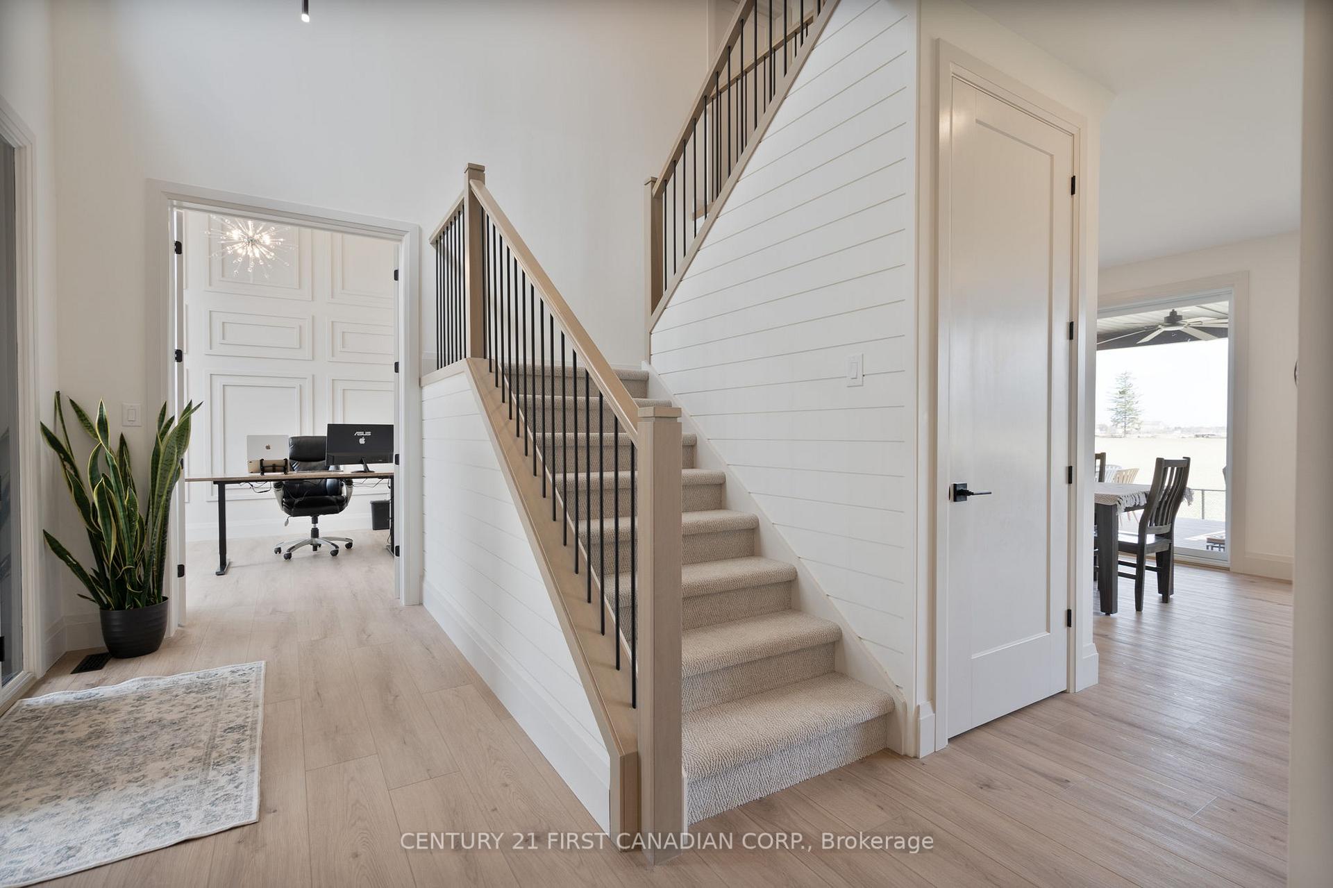 Photo 16 of 24 Postma Crescent, North Middlesex, Ailsa Craig — HOMEH