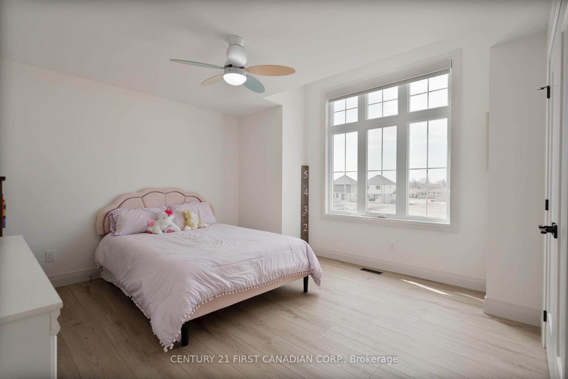 Photo 24 of 24 Postma Crescent, North Middlesex, Ailsa Craig — HOMEH