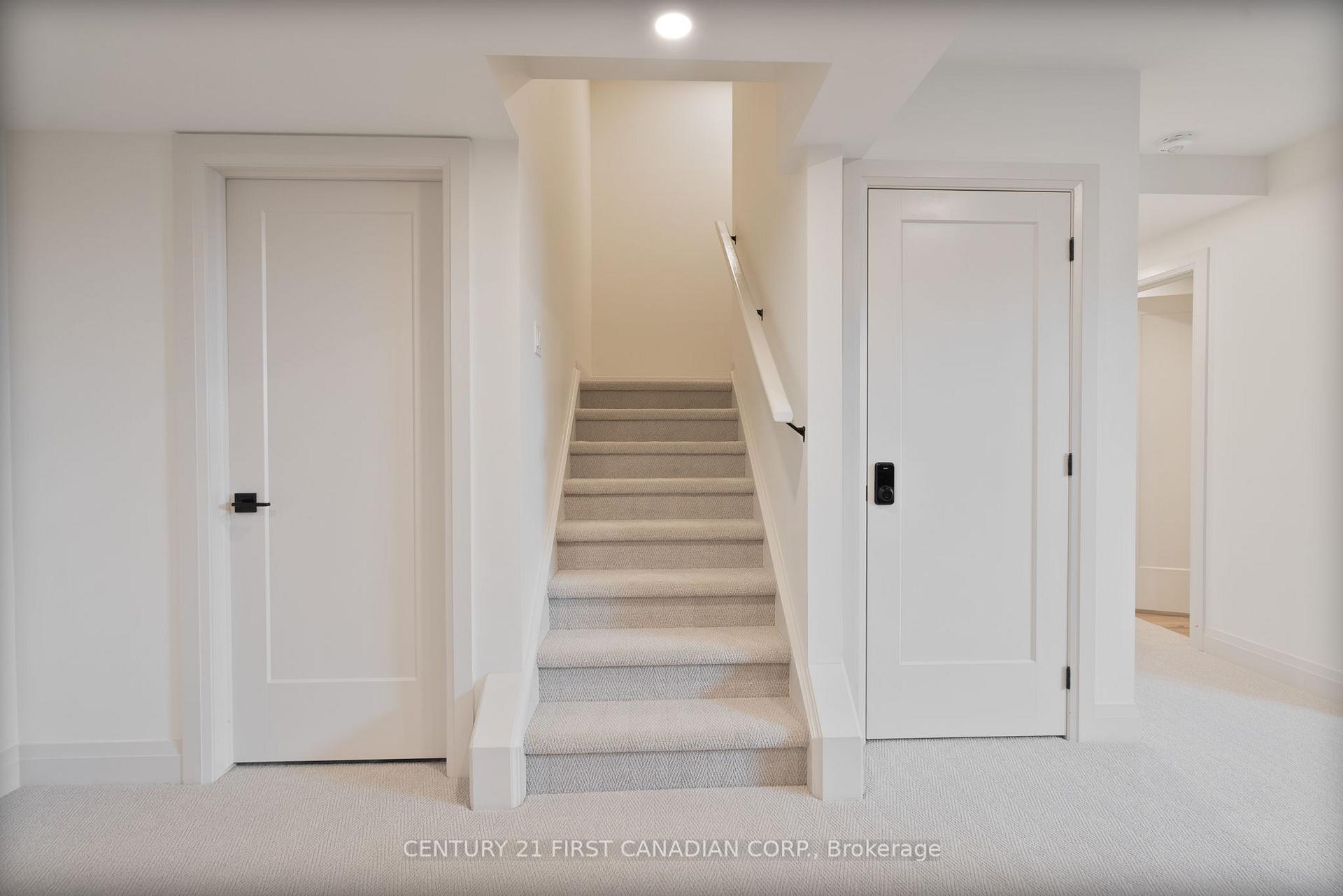 Photo 32 of 24 Postma Crescent, North Middlesex, Ailsa Craig — HOMEH