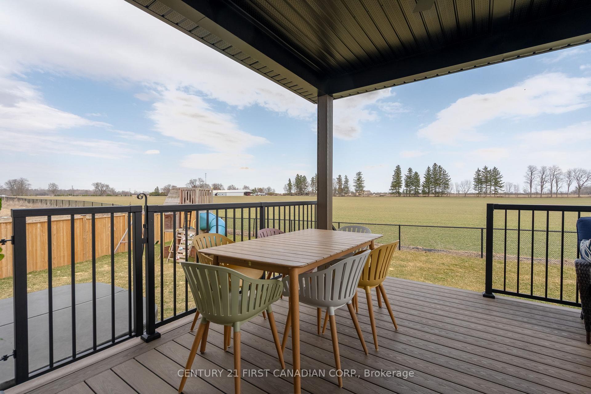 Photo 40 of 24 Postma Crescent, North Middlesex, Ailsa Craig — HOMEH