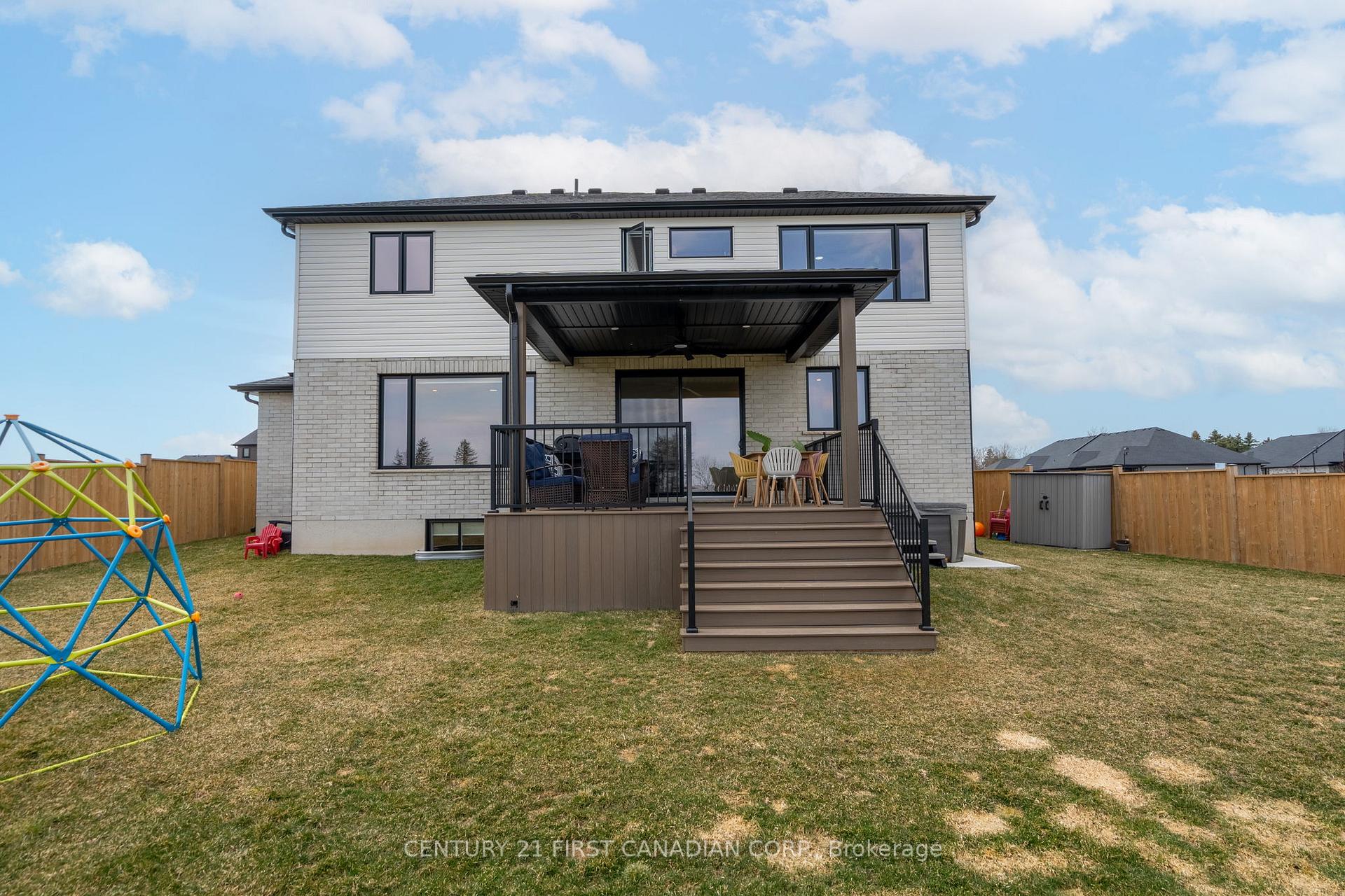 Photo 42 of 24 Postma Crescent, North Middlesex, Ailsa Craig — HOMEH