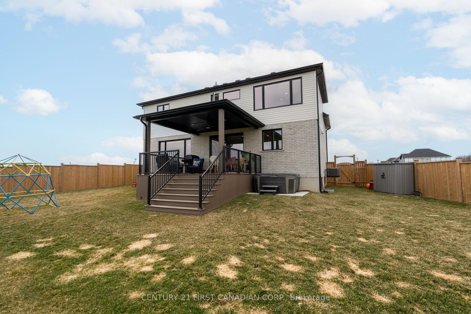 Photo 43 of 24 Postma Crescent, North Middlesex, Ailsa Craig — HOMEH