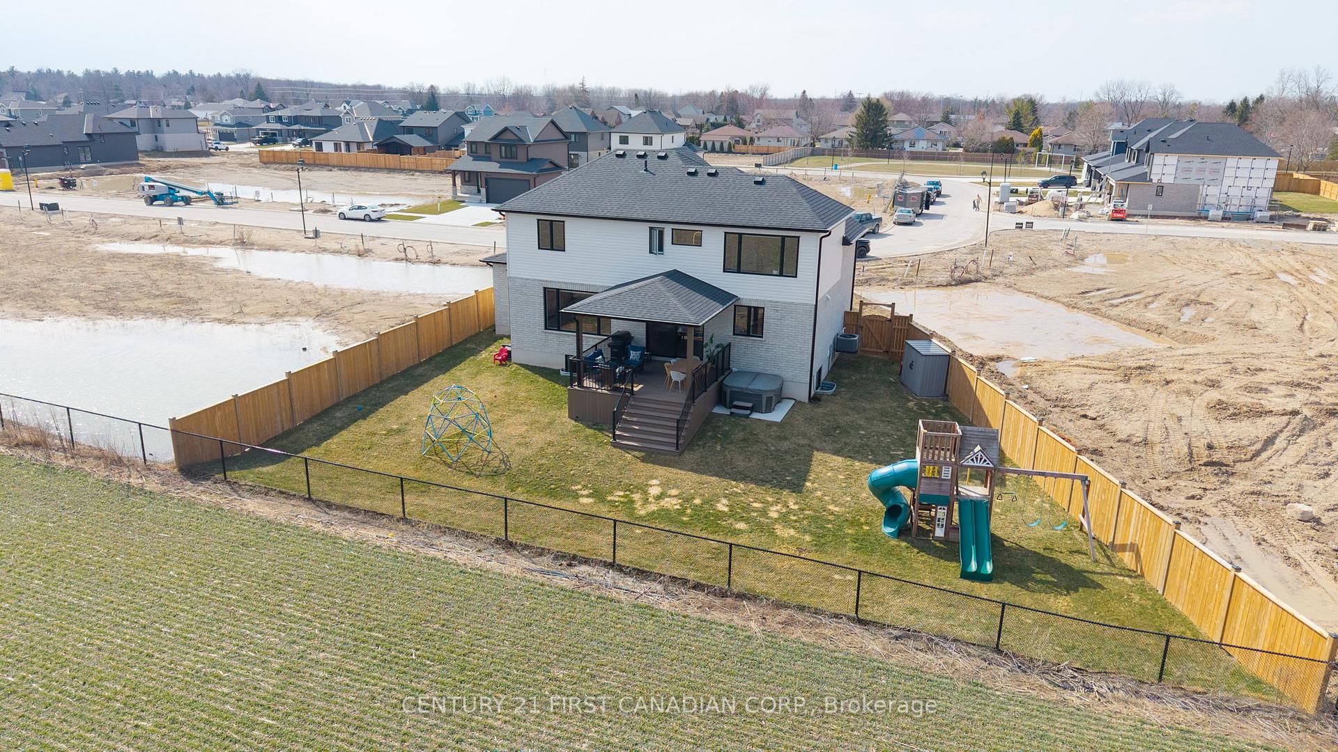 Photo 44 of 24 Postma Crescent, North Middlesex, Ailsa Craig — HOMEH