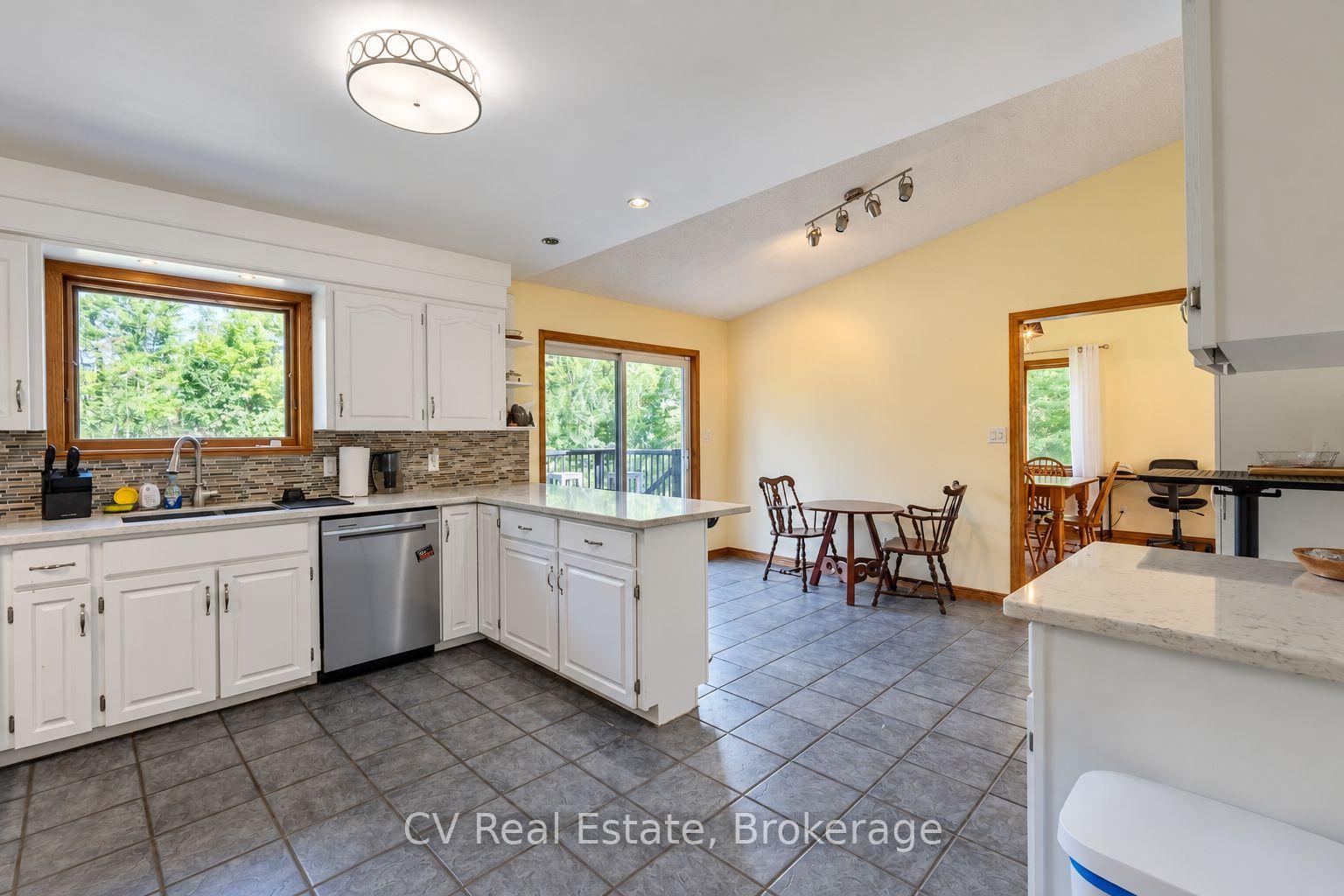 Photo 10 of 1045 Narrows Road, Gravenhurst, Muskoka (S) — HOMEH