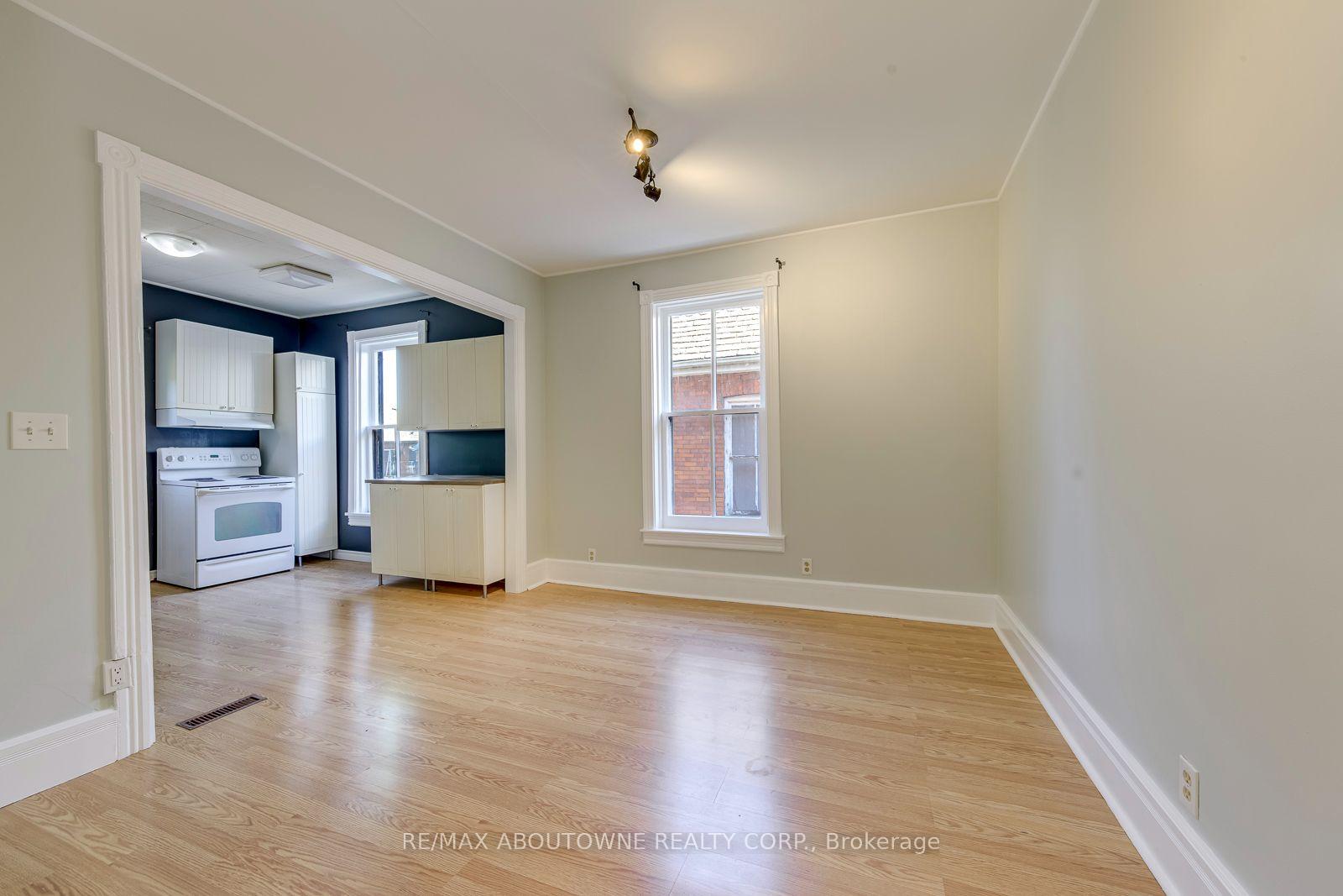 Photo 6 of Unit Unit 2, 100 Grant Avenue, Hamilton, Stinson — HOMEH