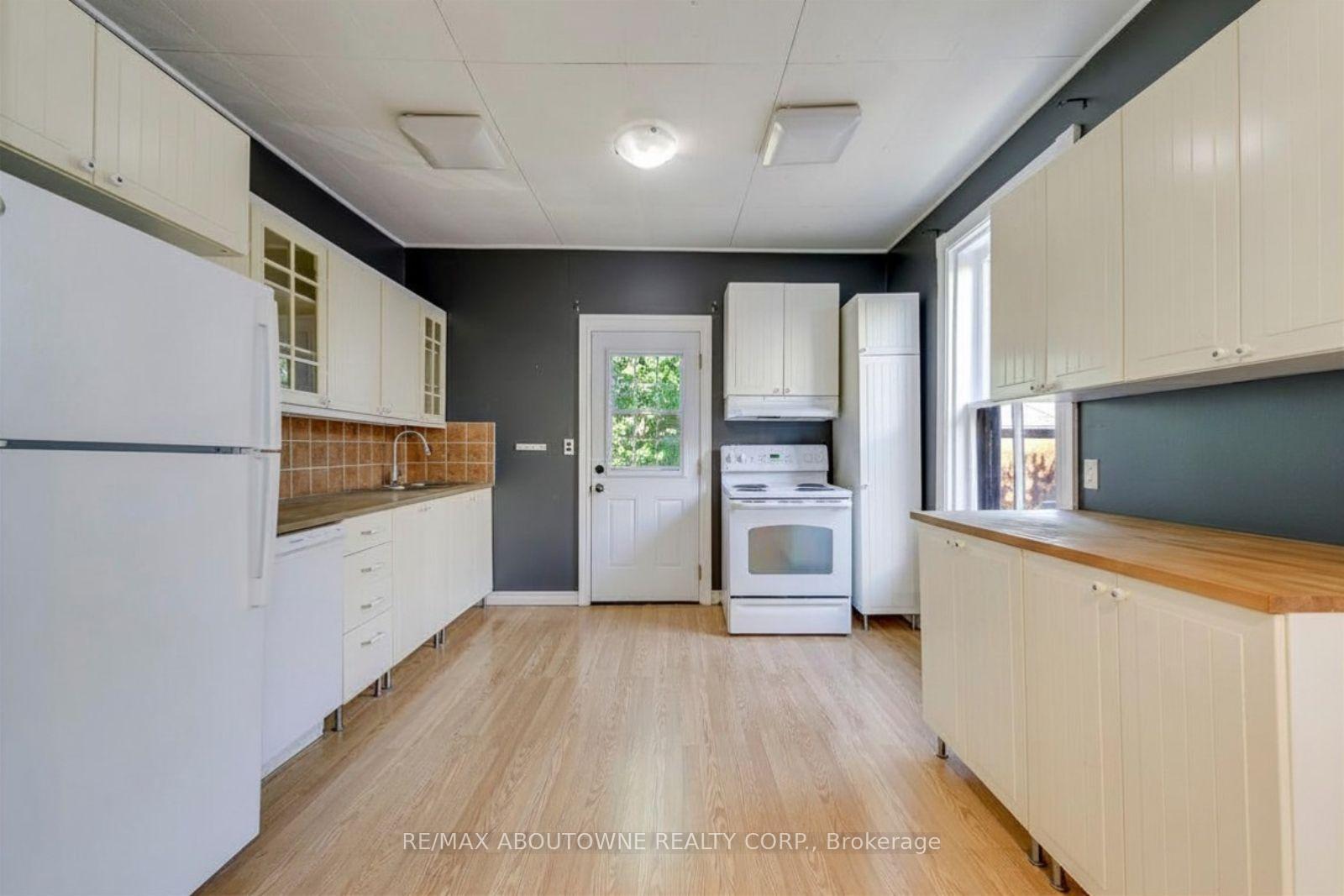 Photo 7 of Unit Unit 2, 100 Grant Avenue, Hamilton, Stinson — HOMEH