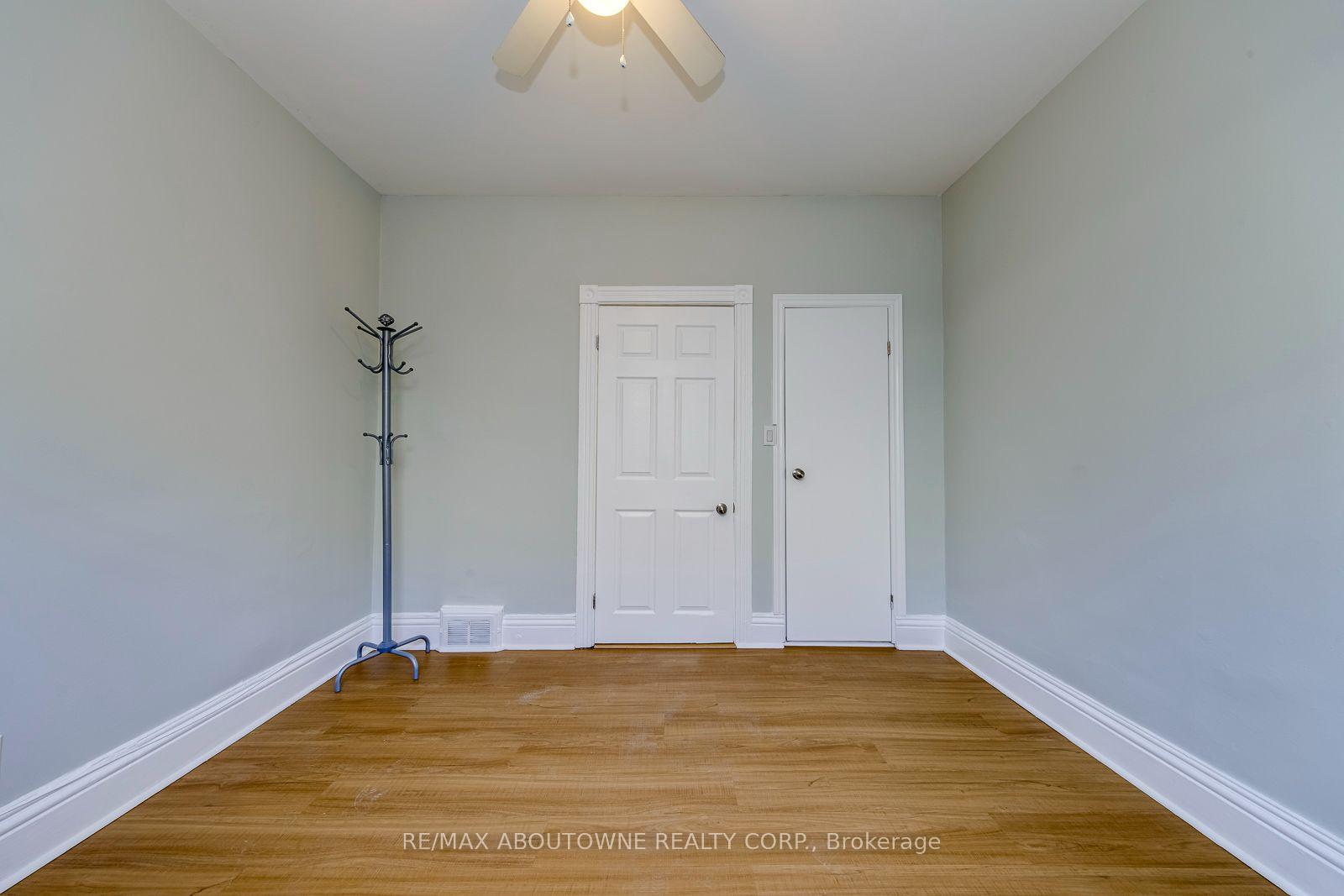 Photo 12 of Unit Unit 2, 100 Grant Avenue, Hamilton, Stinson — HOMEH