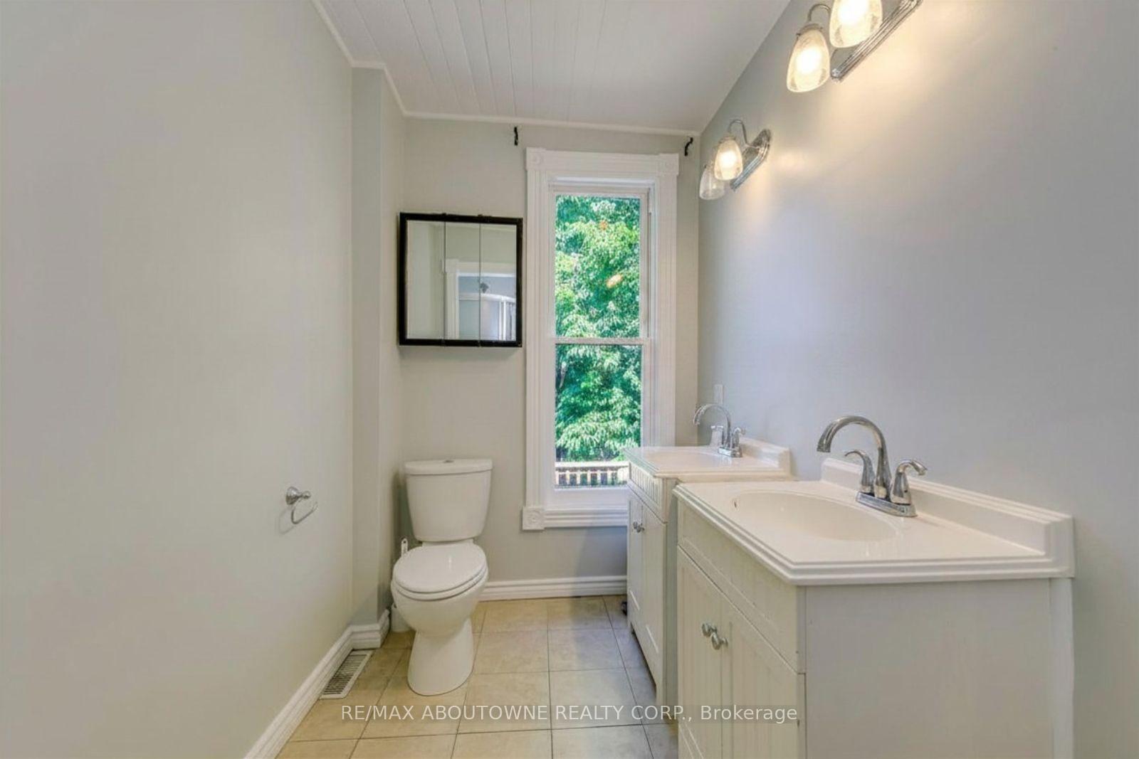 Photo 15 of Unit Unit 2, 100 Grant Avenue, Hamilton, Stinson — HOMEH