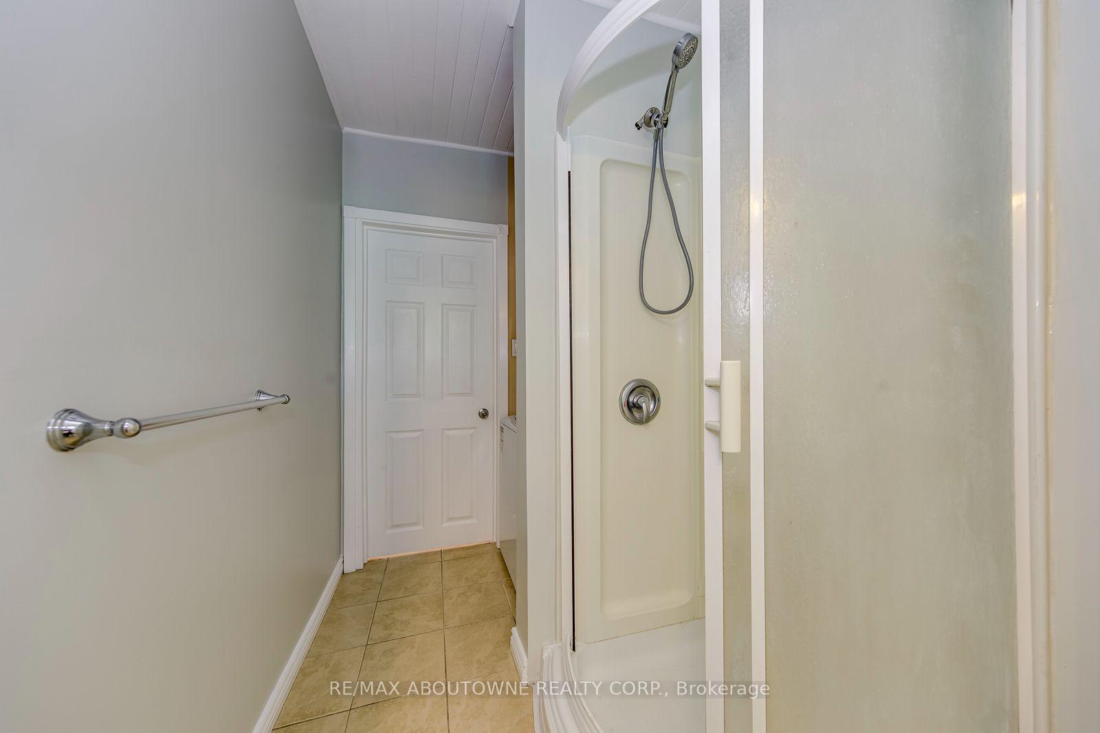 Photo 16 of Unit Unit 2, 100 Grant Avenue, Hamilton, Stinson — HOMEH