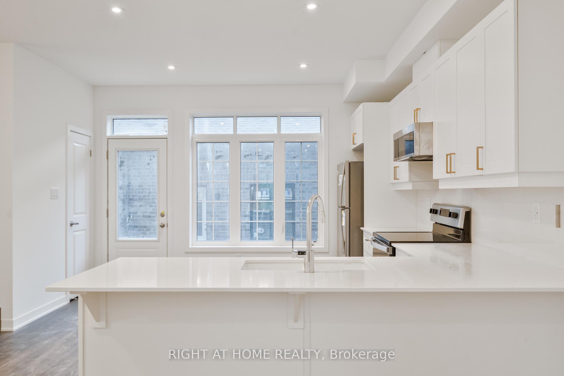 Photo 1 of 13 Selfridge Way, Whitby, Downtown Whitby — HOMEH