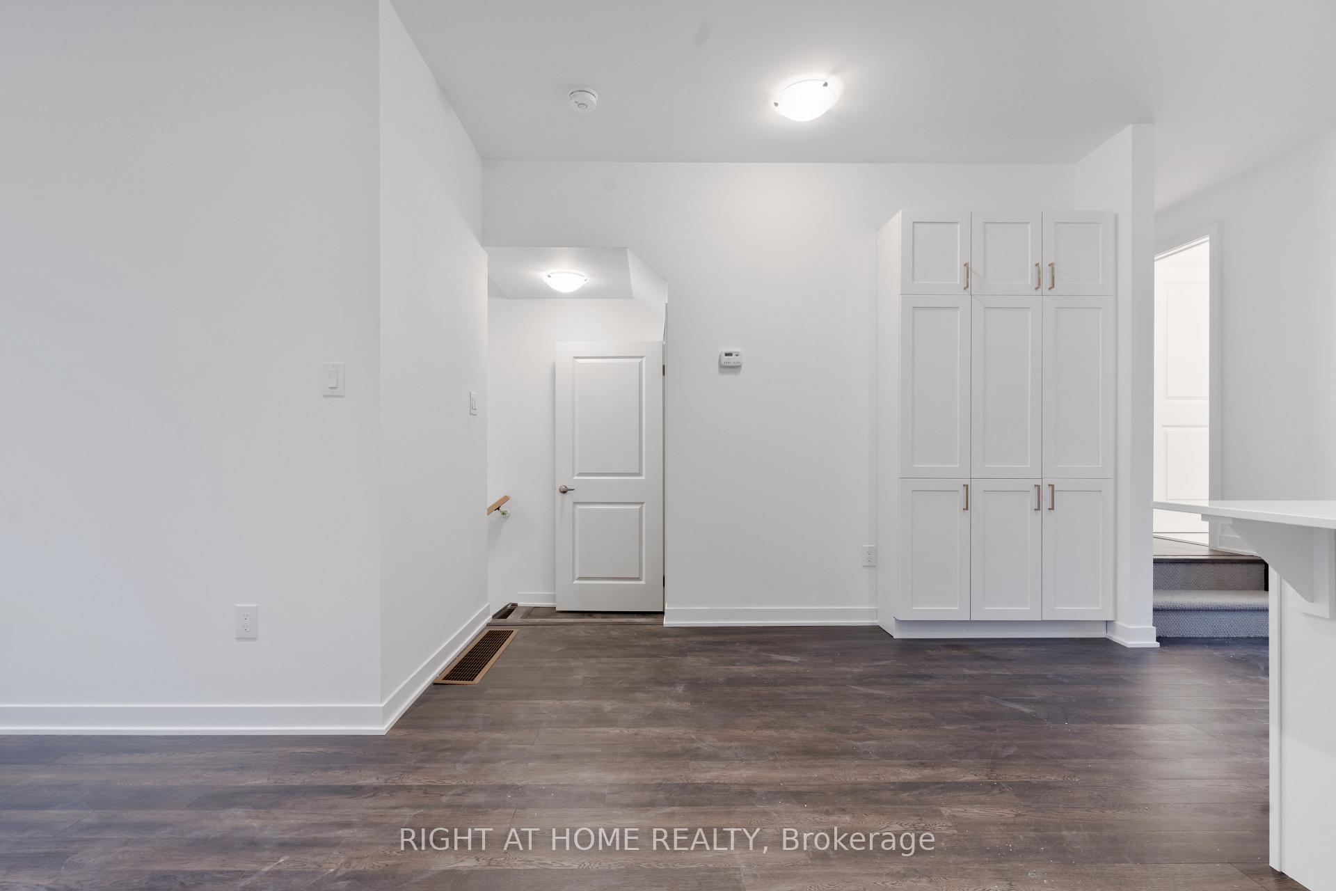 Photo 3 of 13 Selfridge Way, Whitby, Downtown Whitby — HOMEH