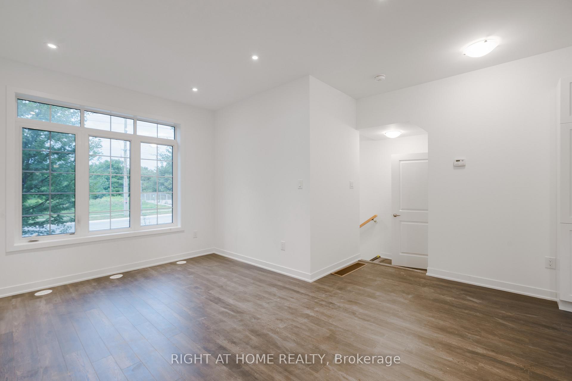 Photo 8 of 13 Selfridge Way, Whitby, Downtown Whitby — HOMEH