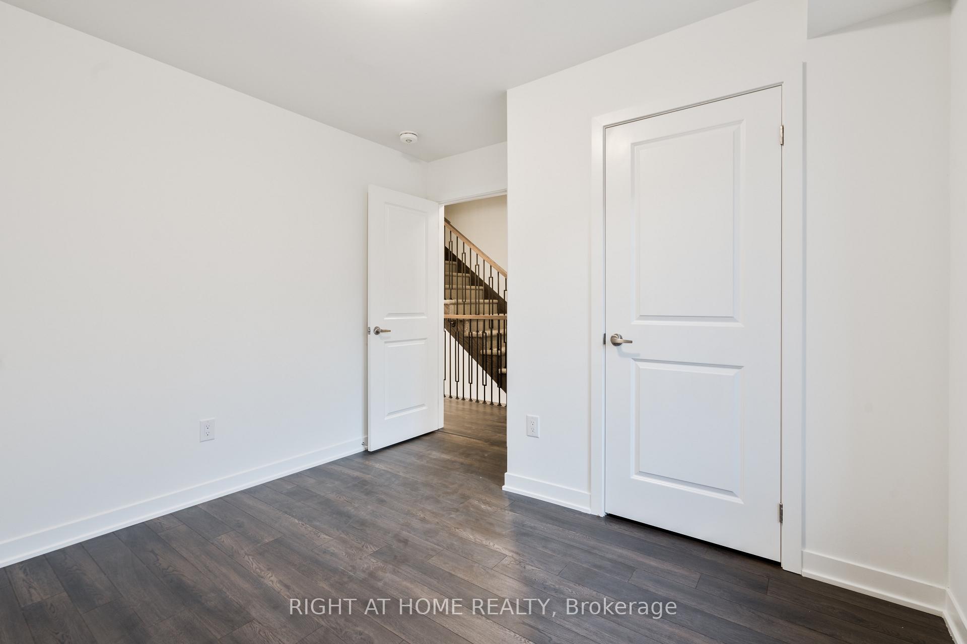 Photo 11 of 13 Selfridge Way, Whitby, Downtown Whitby — HOMEH