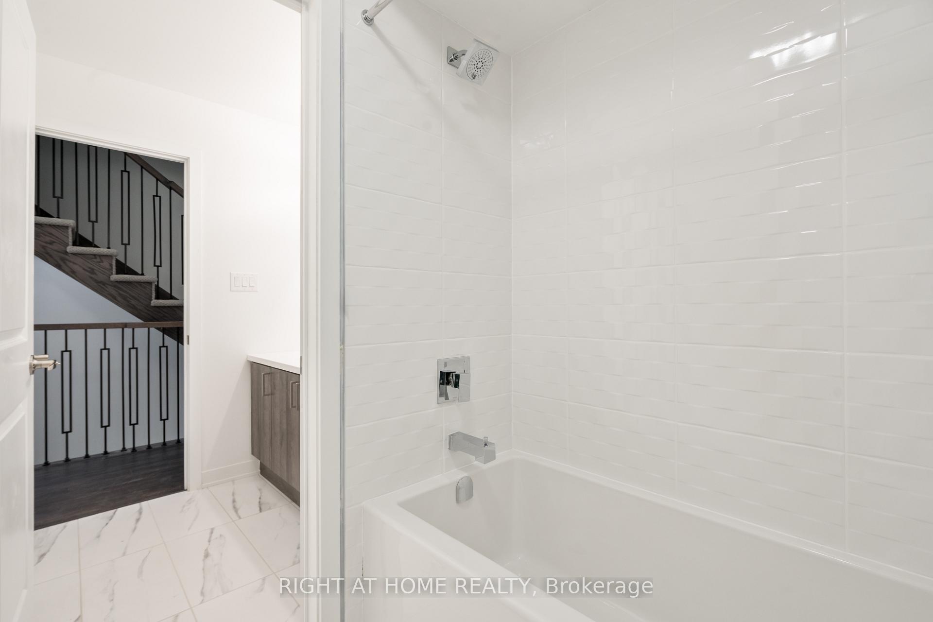 Photo 13 of 13 Selfridge Way, Whitby, Downtown Whitby — HOMEH