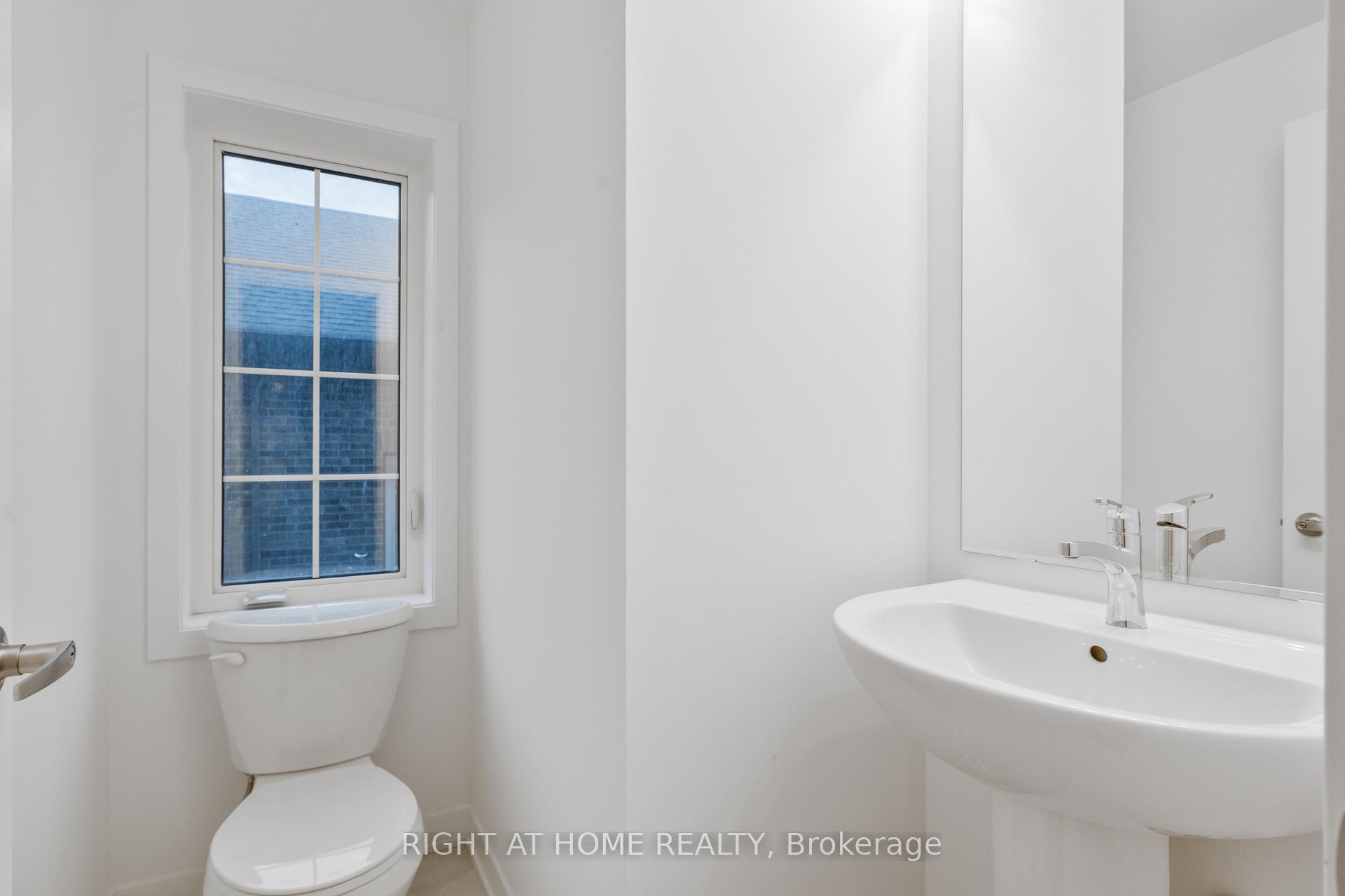 Photo 20 of 13 Selfridge Way, Whitby, Downtown Whitby — HOMEH