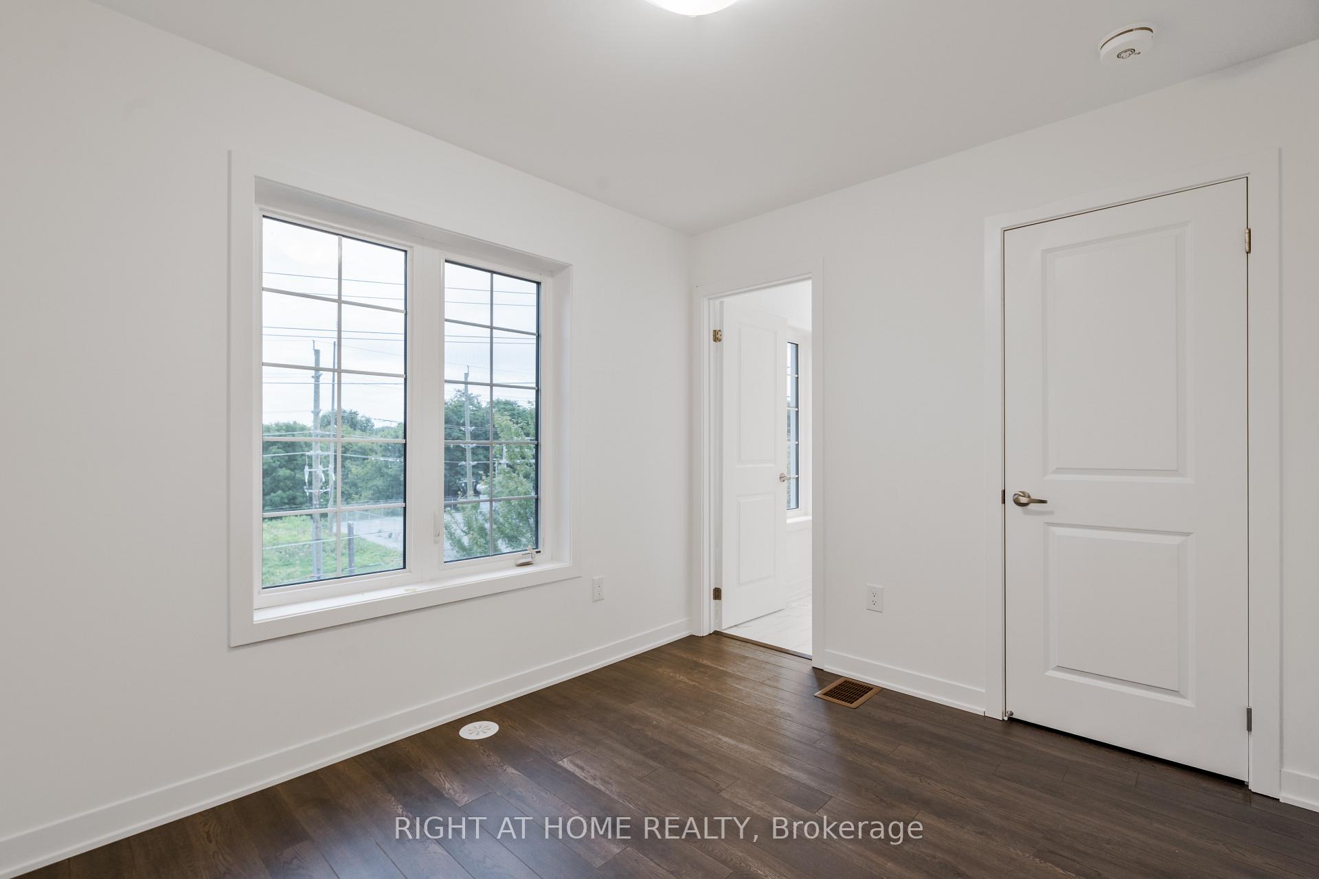 Photo 22 of 13 Selfridge Way, Whitby, Downtown Whitby — HOMEH