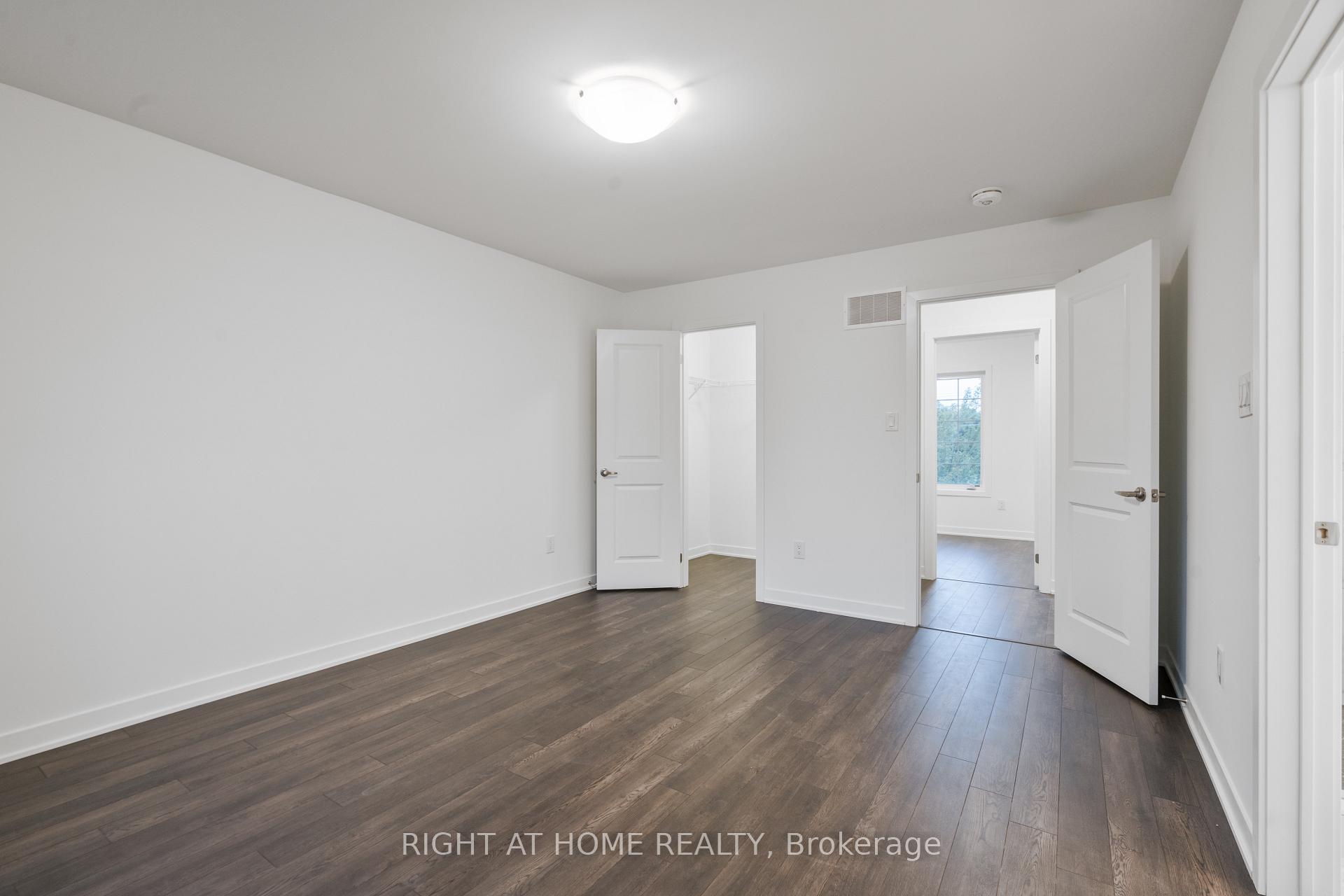 Photo 27 of 13 Selfridge Way, Whitby, Downtown Whitby — HOMEH