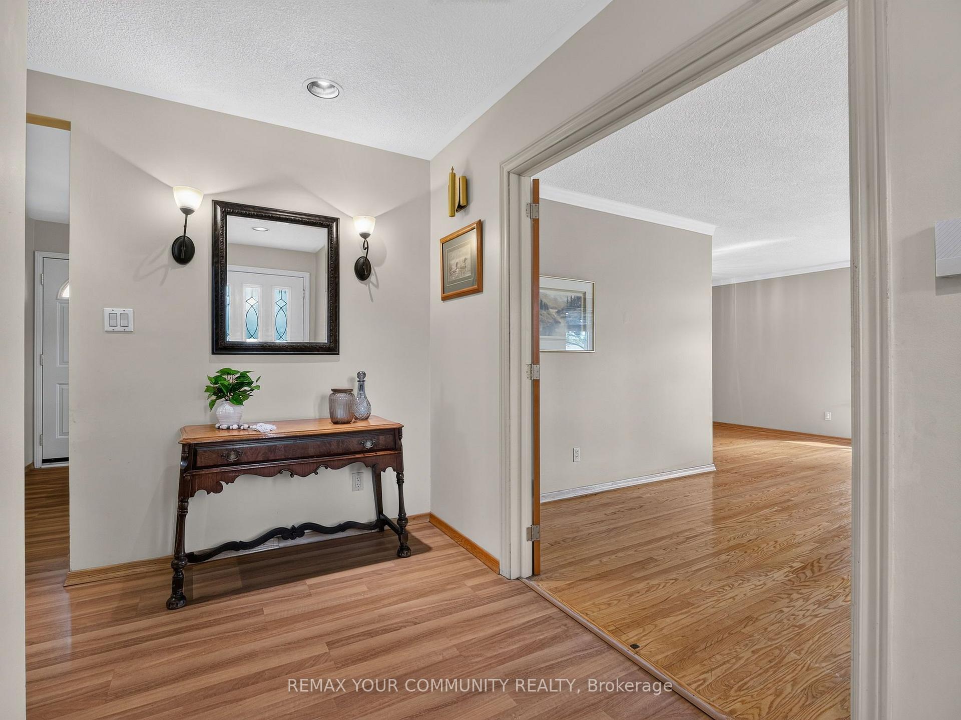 Photo 3 of 64 Kentish Crescent, Scarborough, Agincourt South-Malvern West — HOMEH