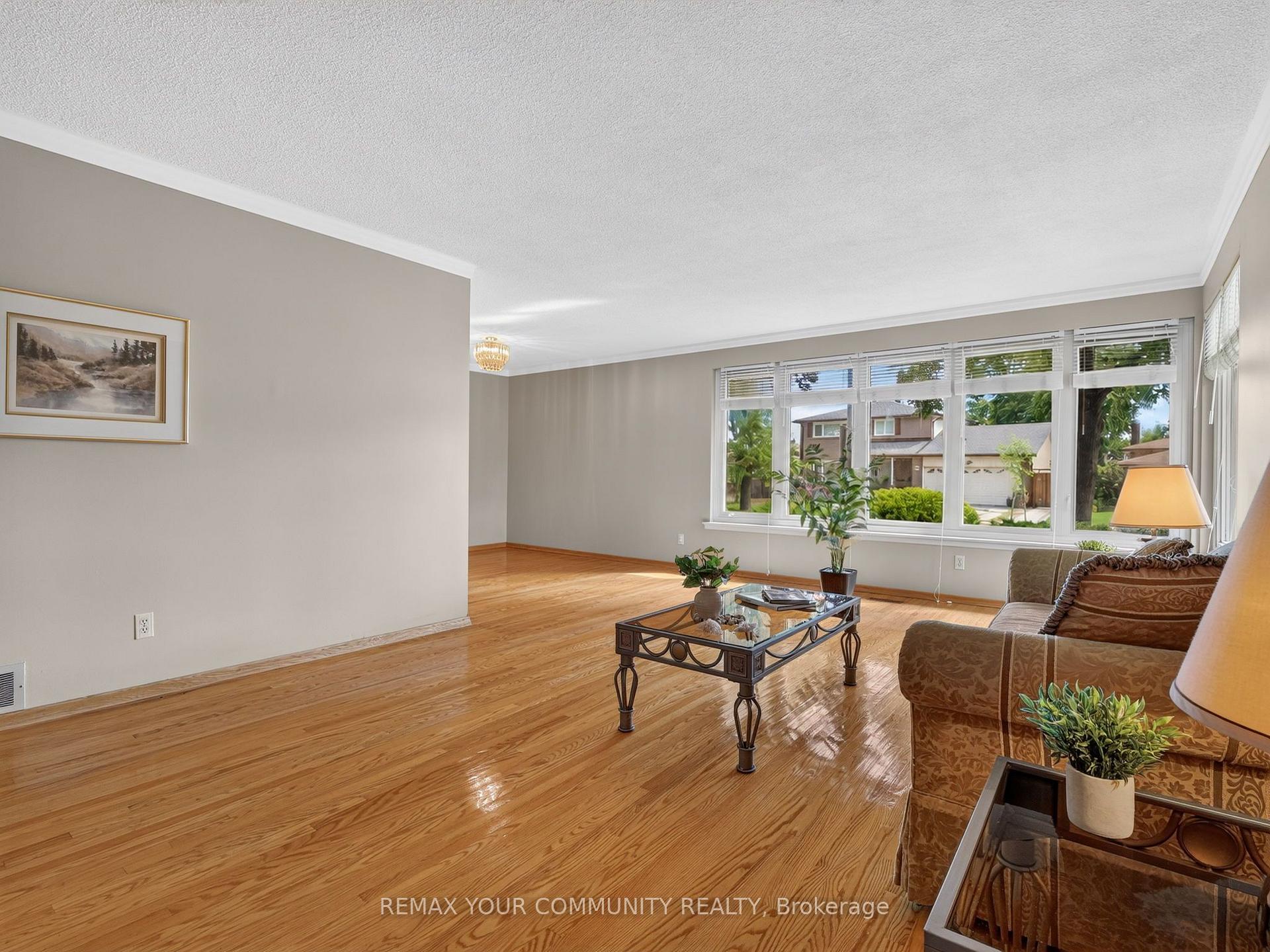 Photo 6 of 64 Kentish Crescent, Scarborough, Agincourt South-Malvern West — HOMEH