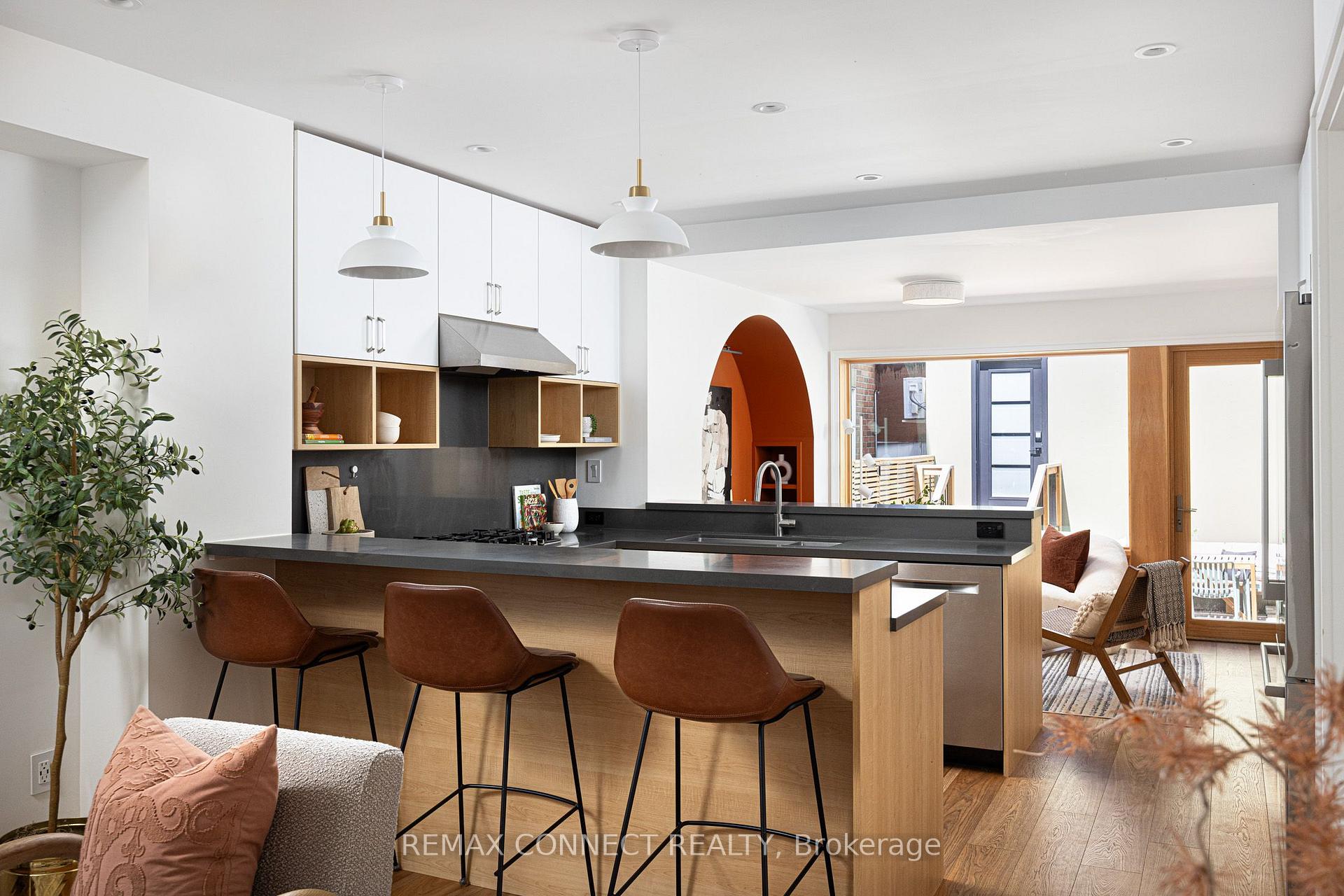 Photo 18 of 2030 Davenport Road, Toronto, Weston-Pellam Park — HOMEH