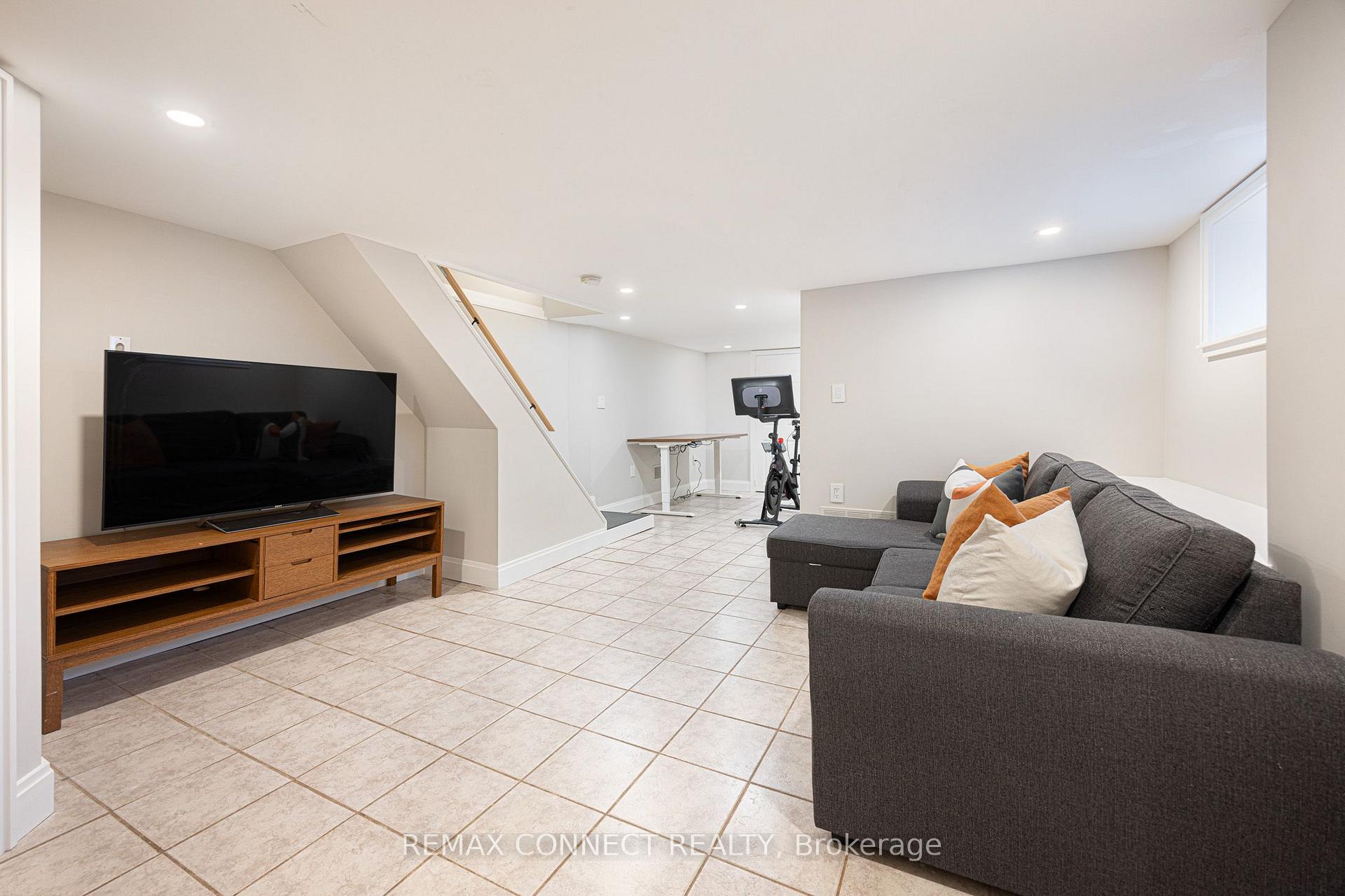 Photo 39 of 2030 Davenport Road, Toronto, Weston-Pellam Park — HOMEH