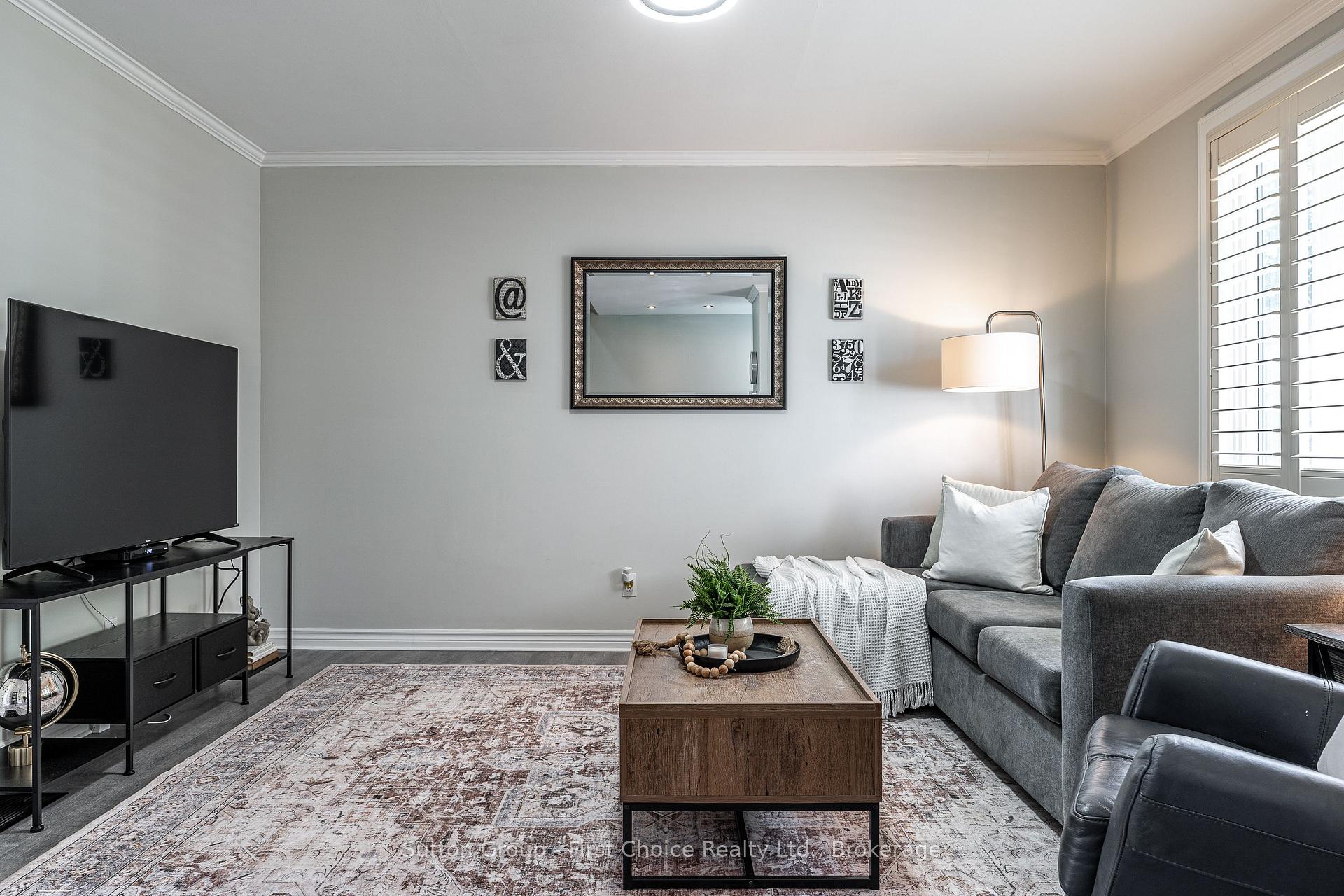 Photo 4 of 93 Kemp Crescent, Stratford — HOMEH
