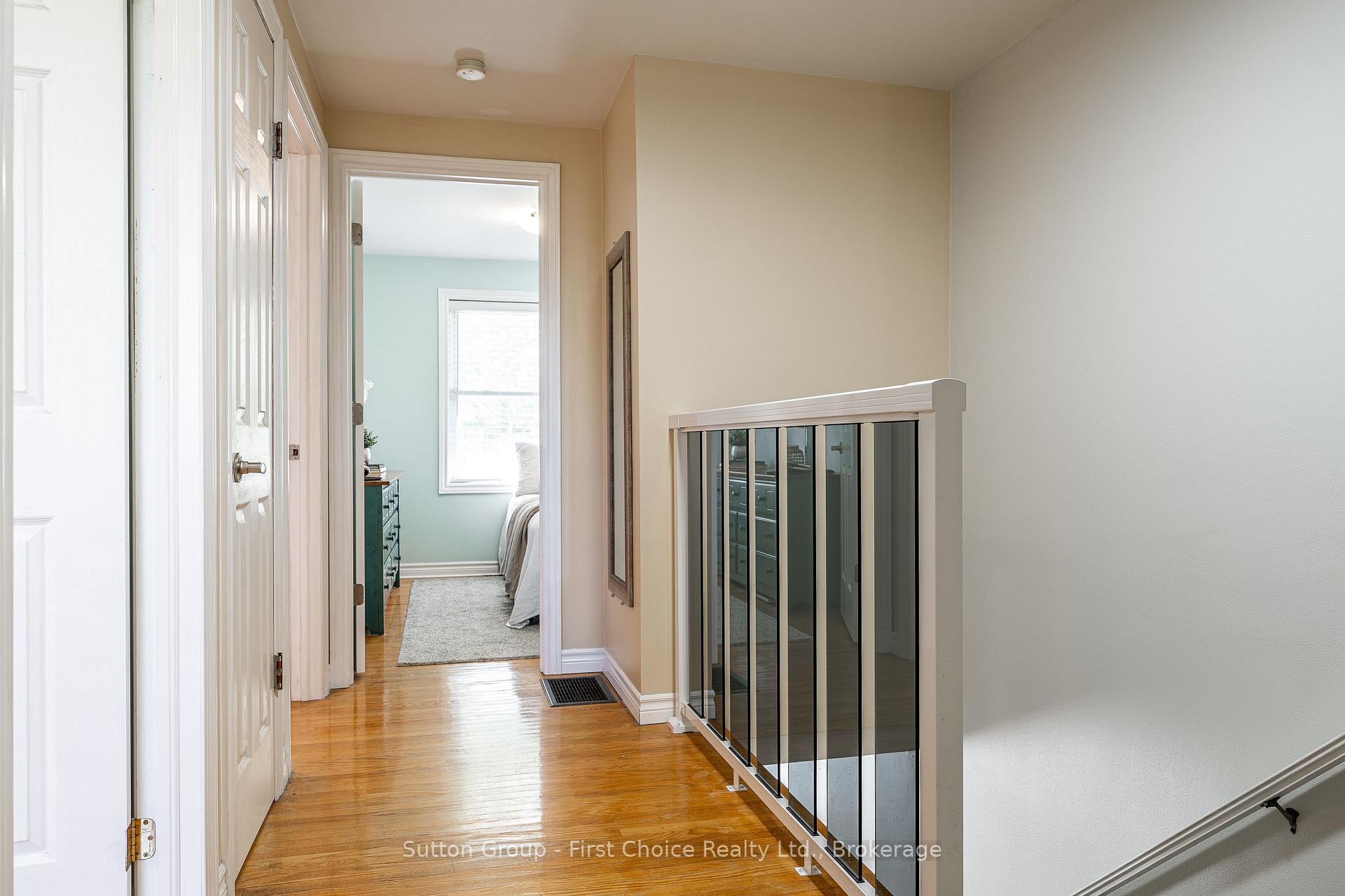 Photo 13 of 93 Kemp Crescent, Stratford — HOMEH