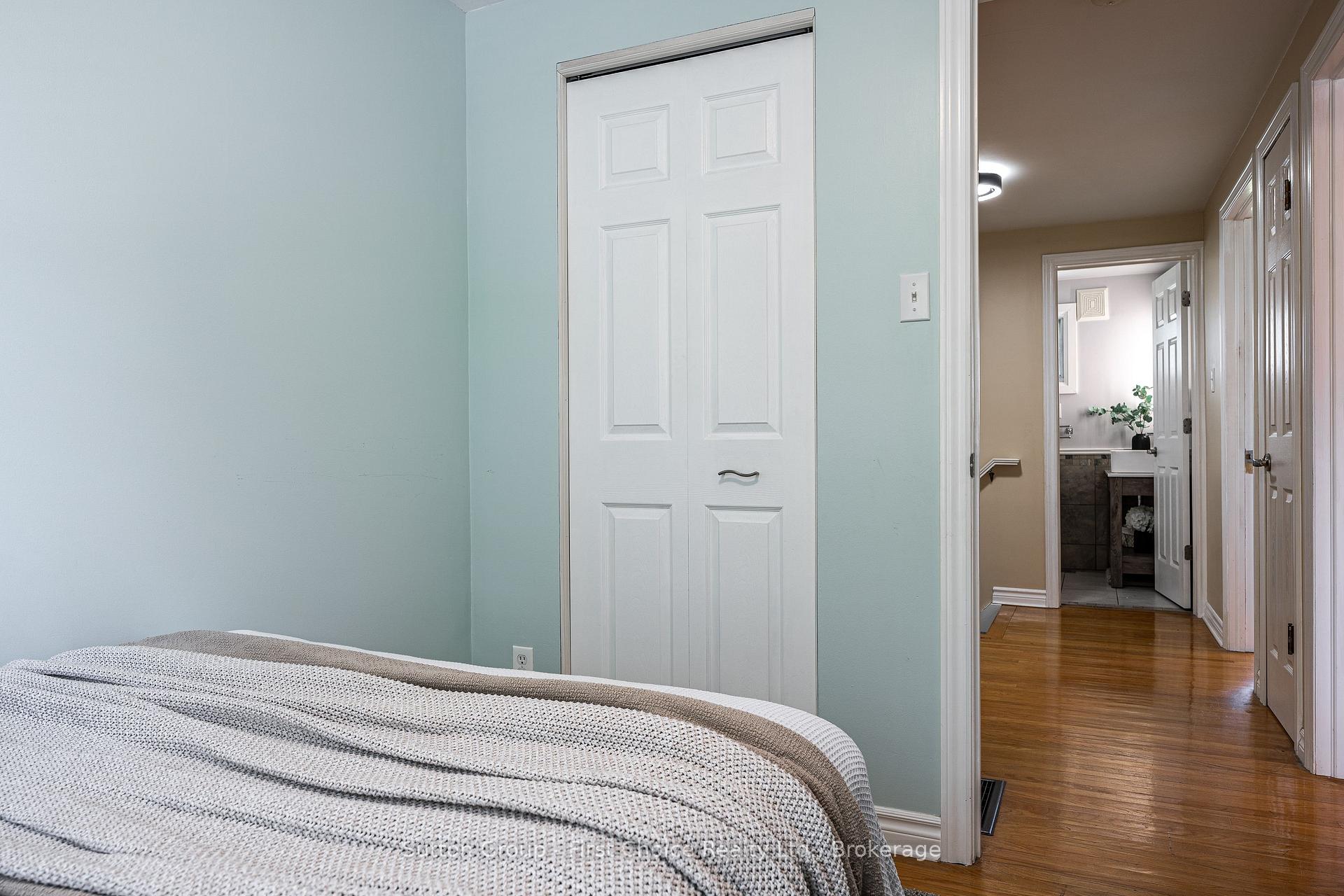Photo 15 of 93 Kemp Crescent, Stratford — HOMEH