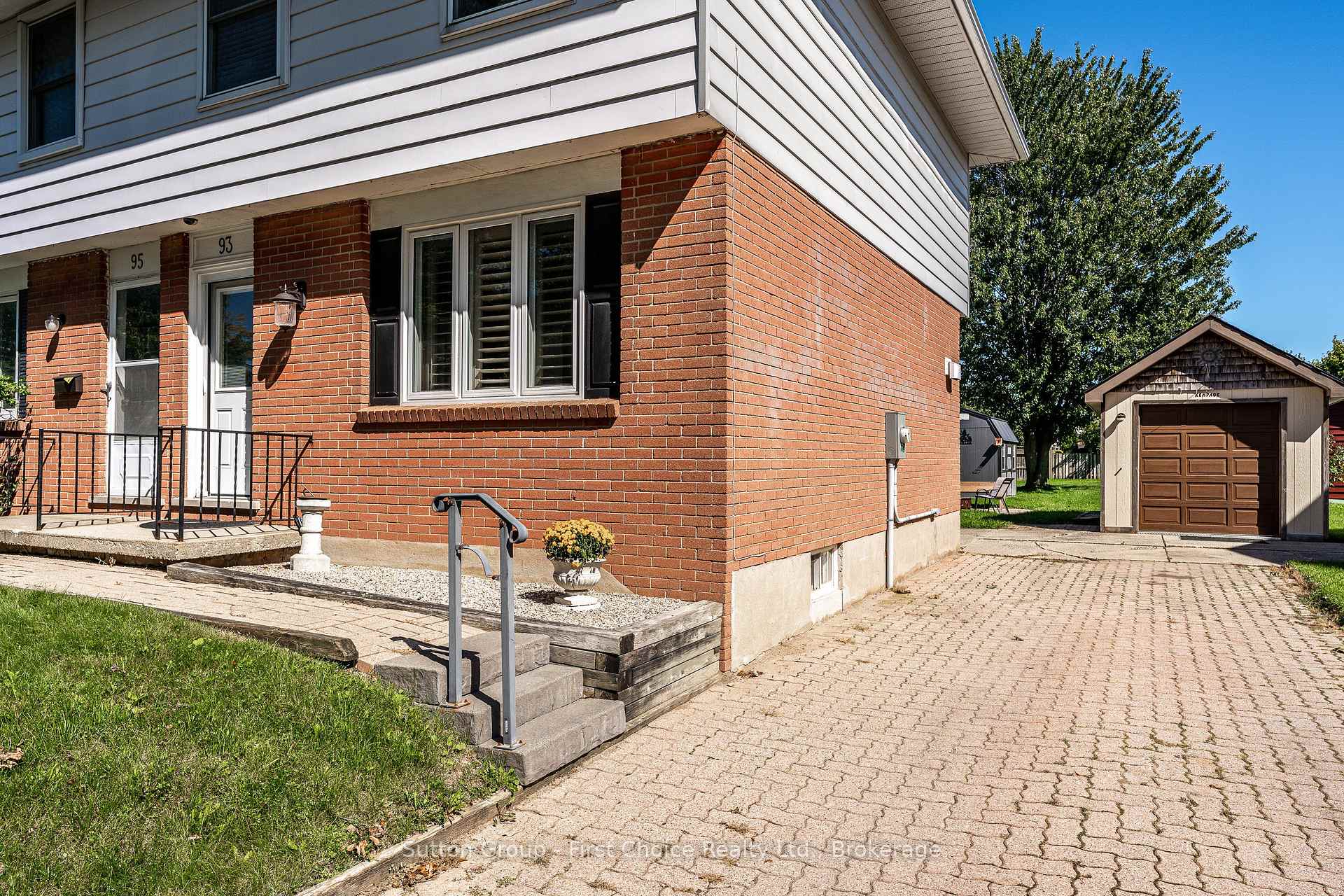 Photo 28 of 93 Kemp Crescent, Stratford — HOMEH