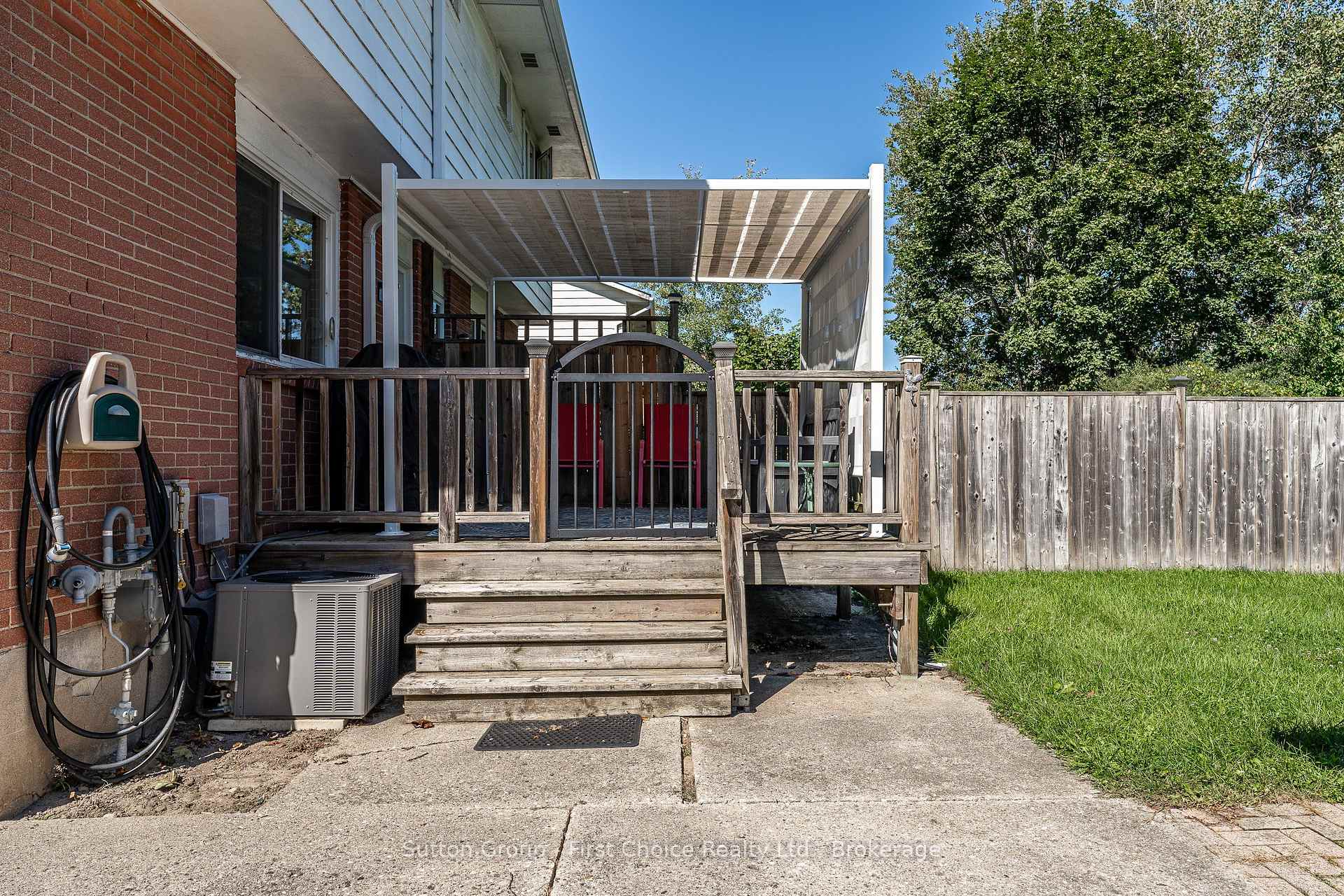 Photo 30 of 93 Kemp Crescent, Stratford — HOMEH