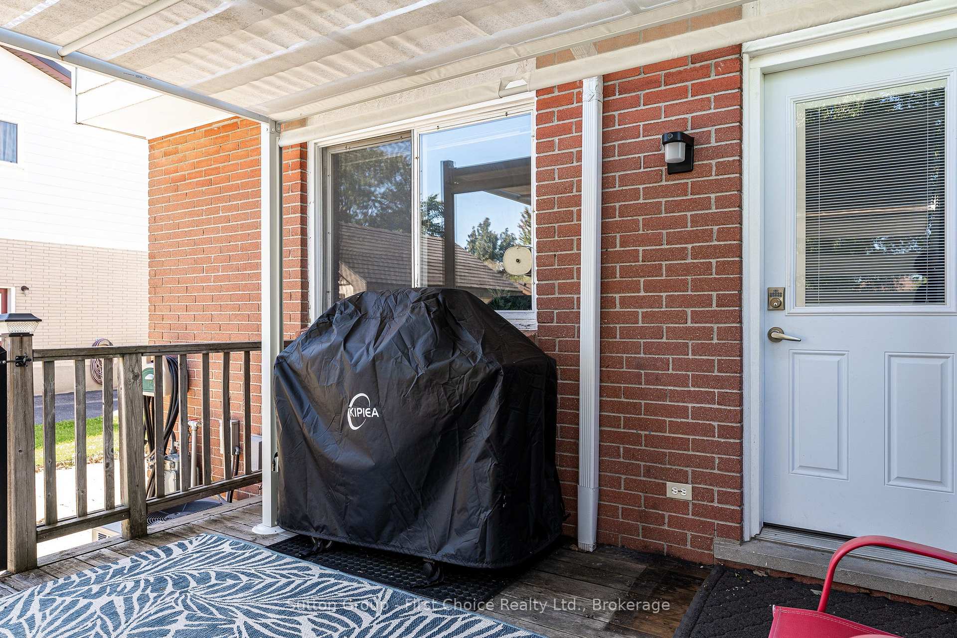 Photo 32 of 93 Kemp Crescent, Stratford — HOMEH