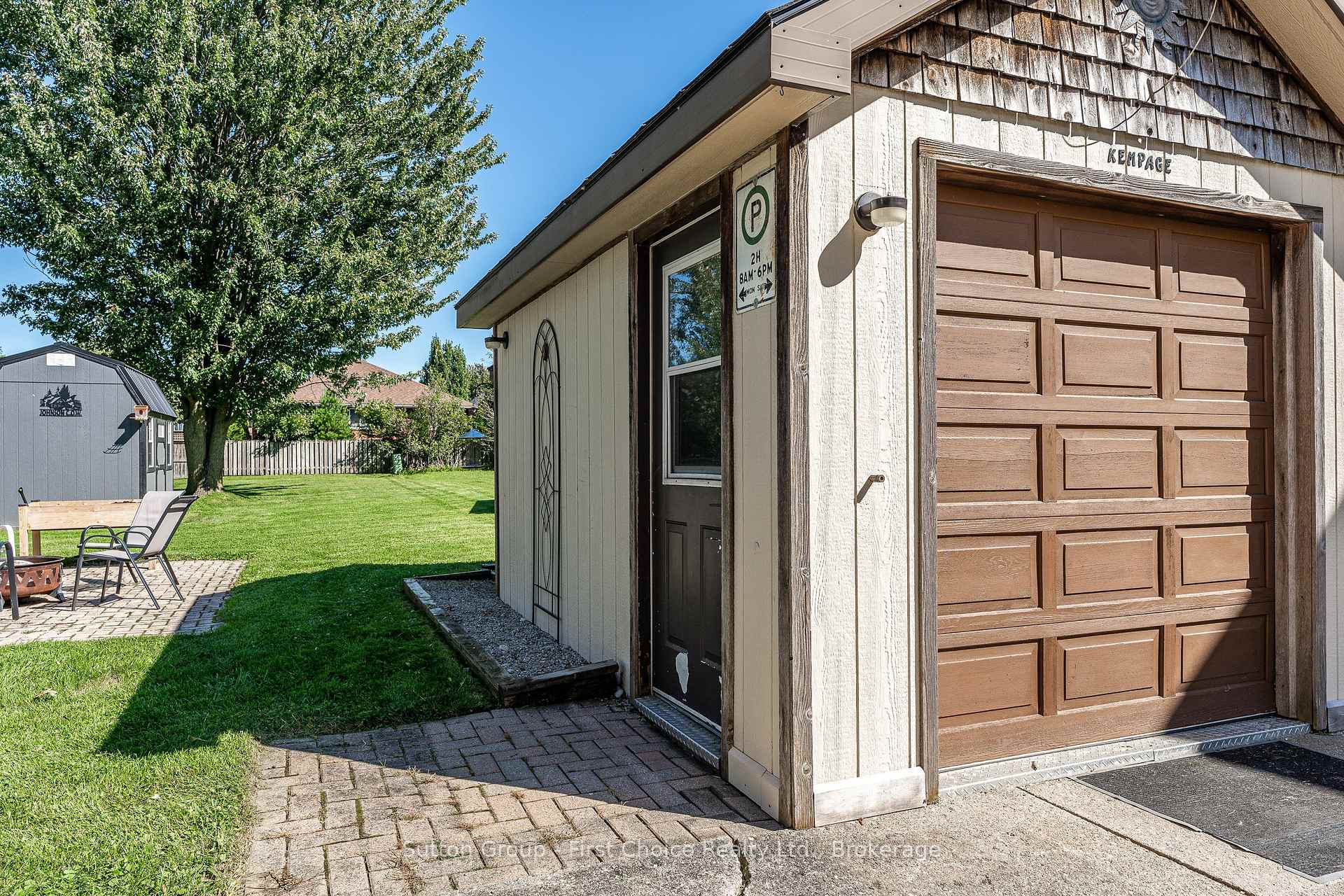 Photo 34 of 93 Kemp Crescent, Stratford — HOMEH