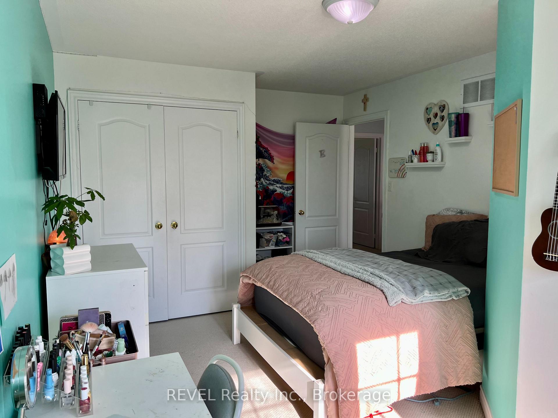 Photo 15 of 18 Mackenzie King Avenue, St. Catharines, Secord Woods — HOMEH