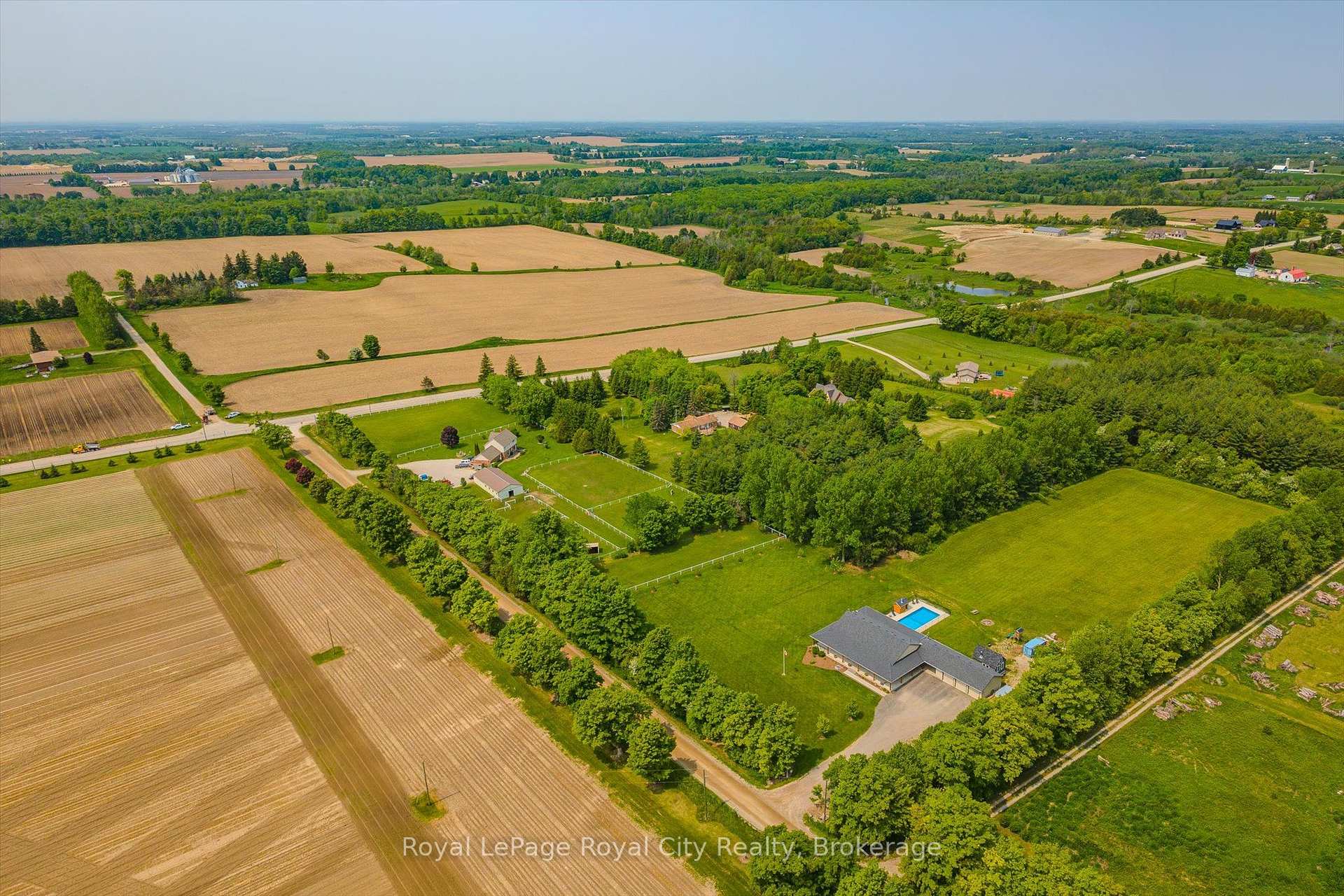 Photo 3 of 8720 Sideroad 15 Road, Erin, Rural Erin — HOMEH